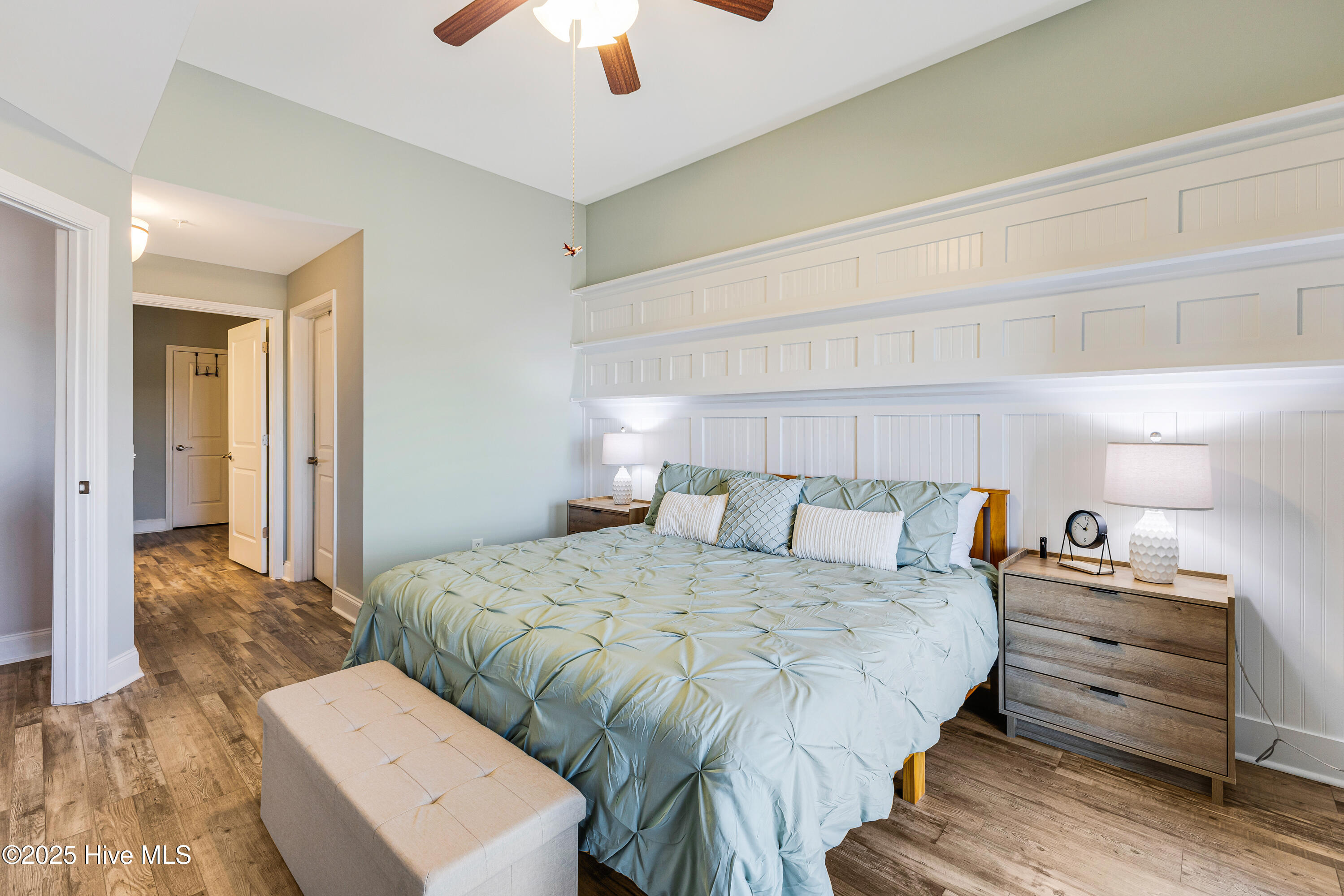 100489556 | Photo 23