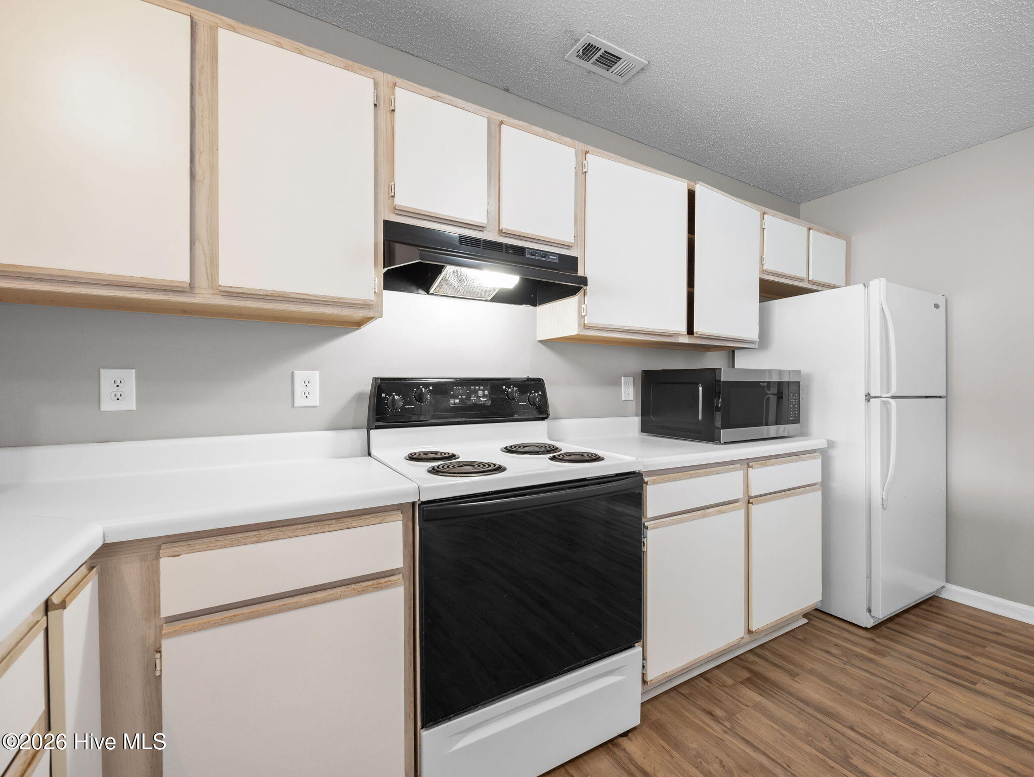 100565275 | Photo 10