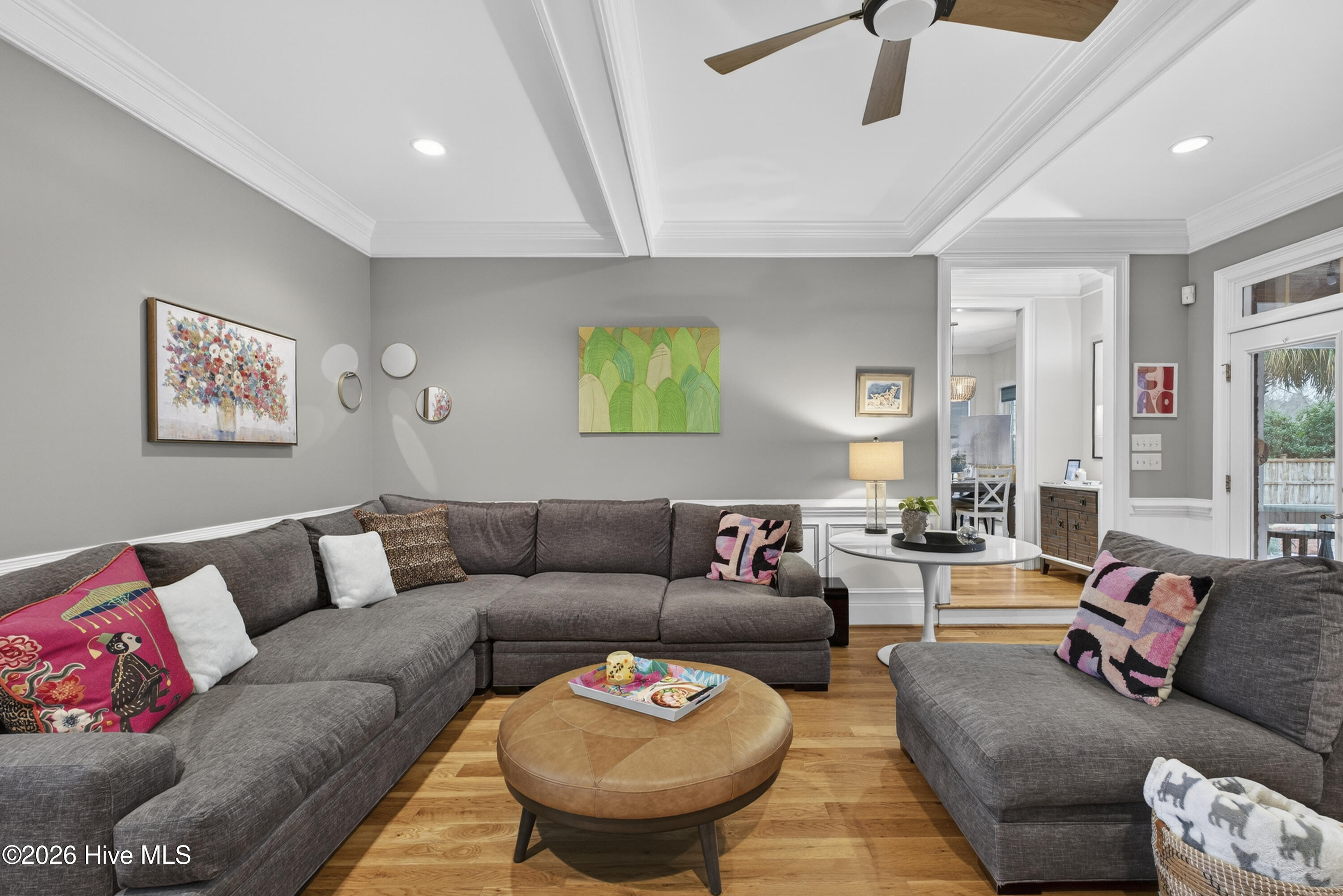 100557887 | Photo 30