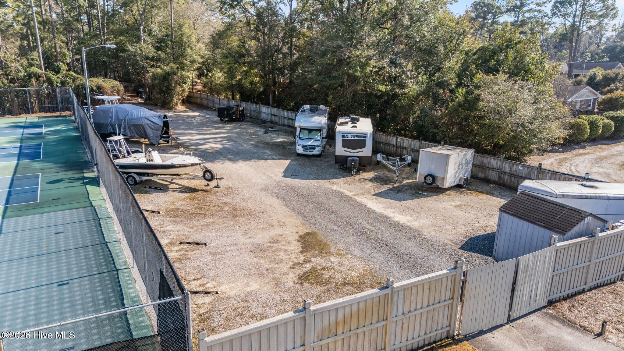 100553708 | Photo 42