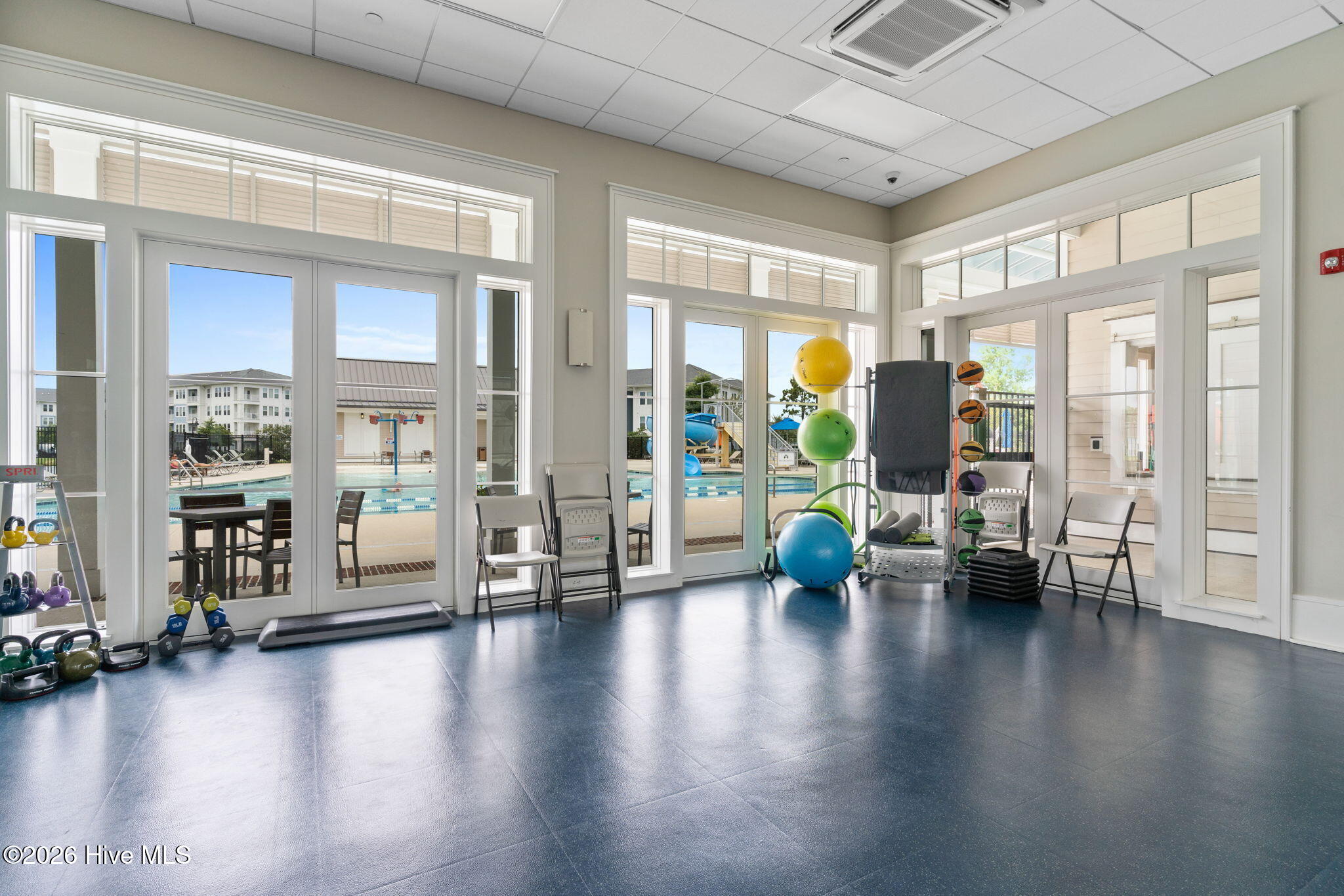 100569048 | Photo 54