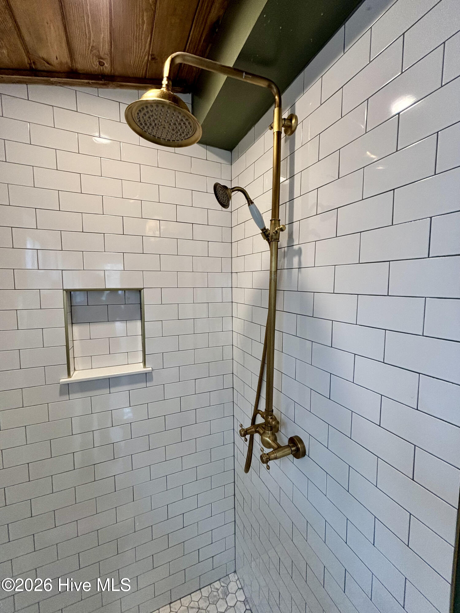 100555560 | Photo 23