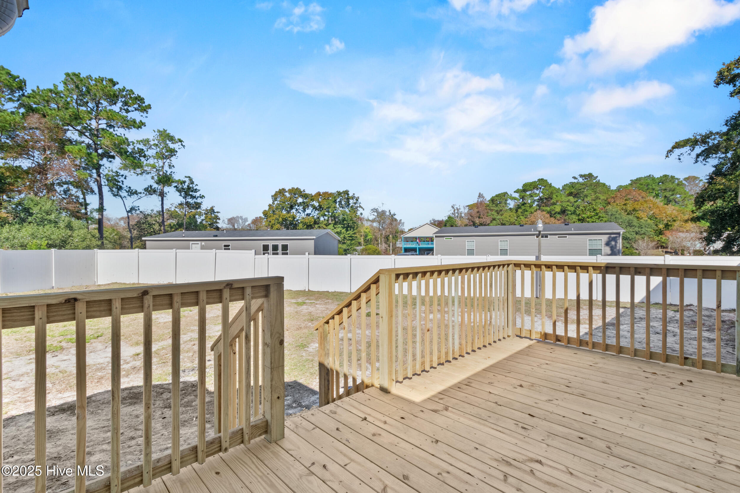 100540326 | Photo 24