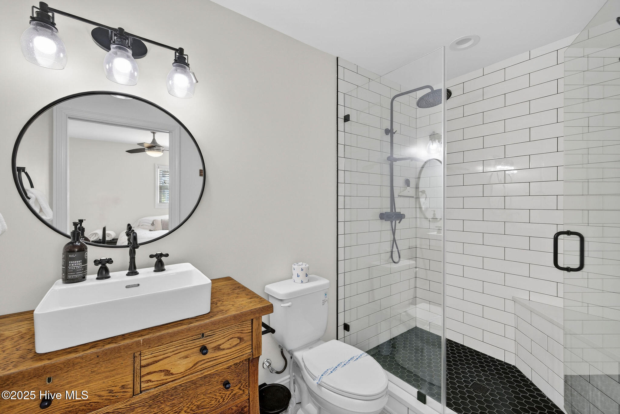 100544240 | Photo 27