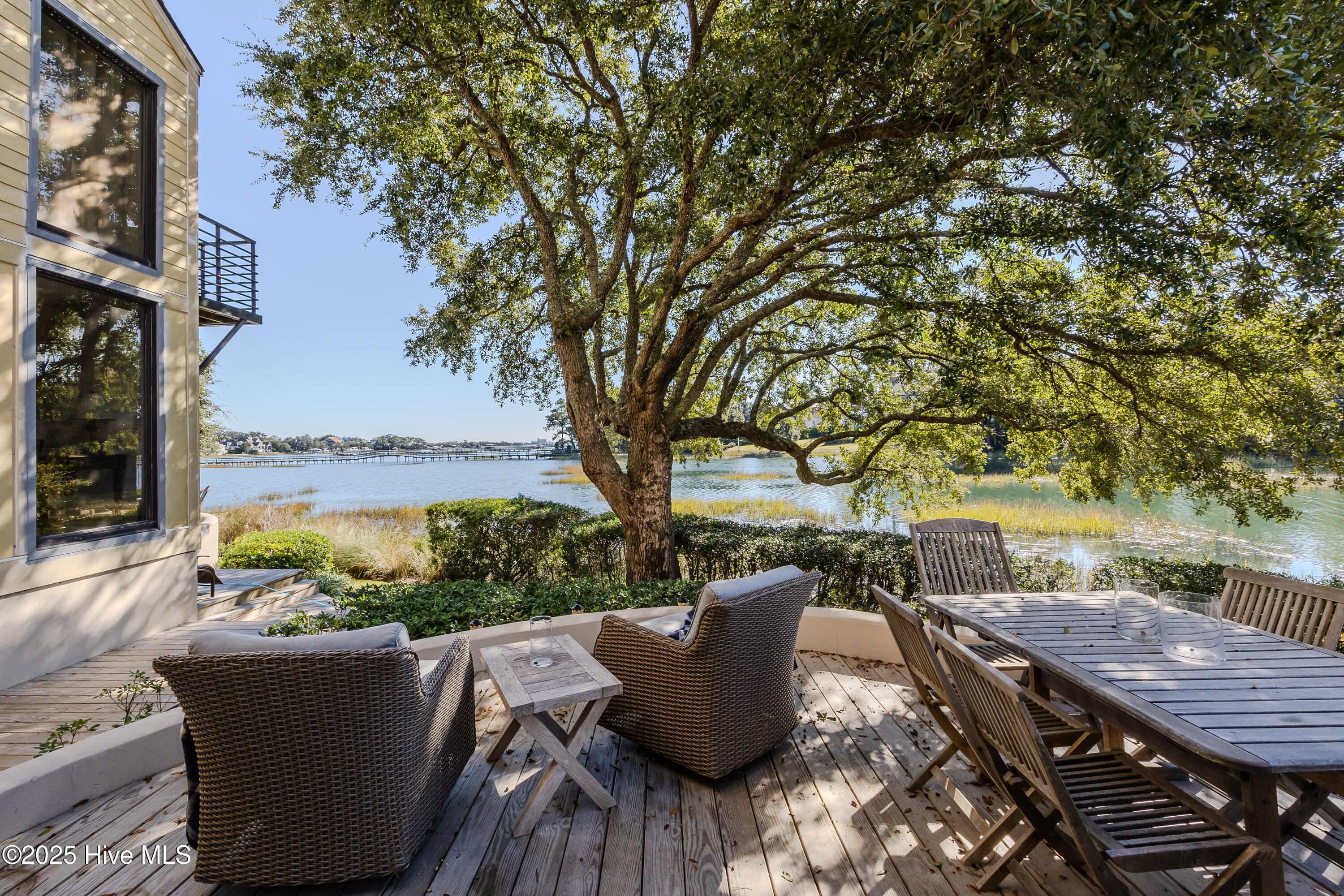 100518193 | Photo 10