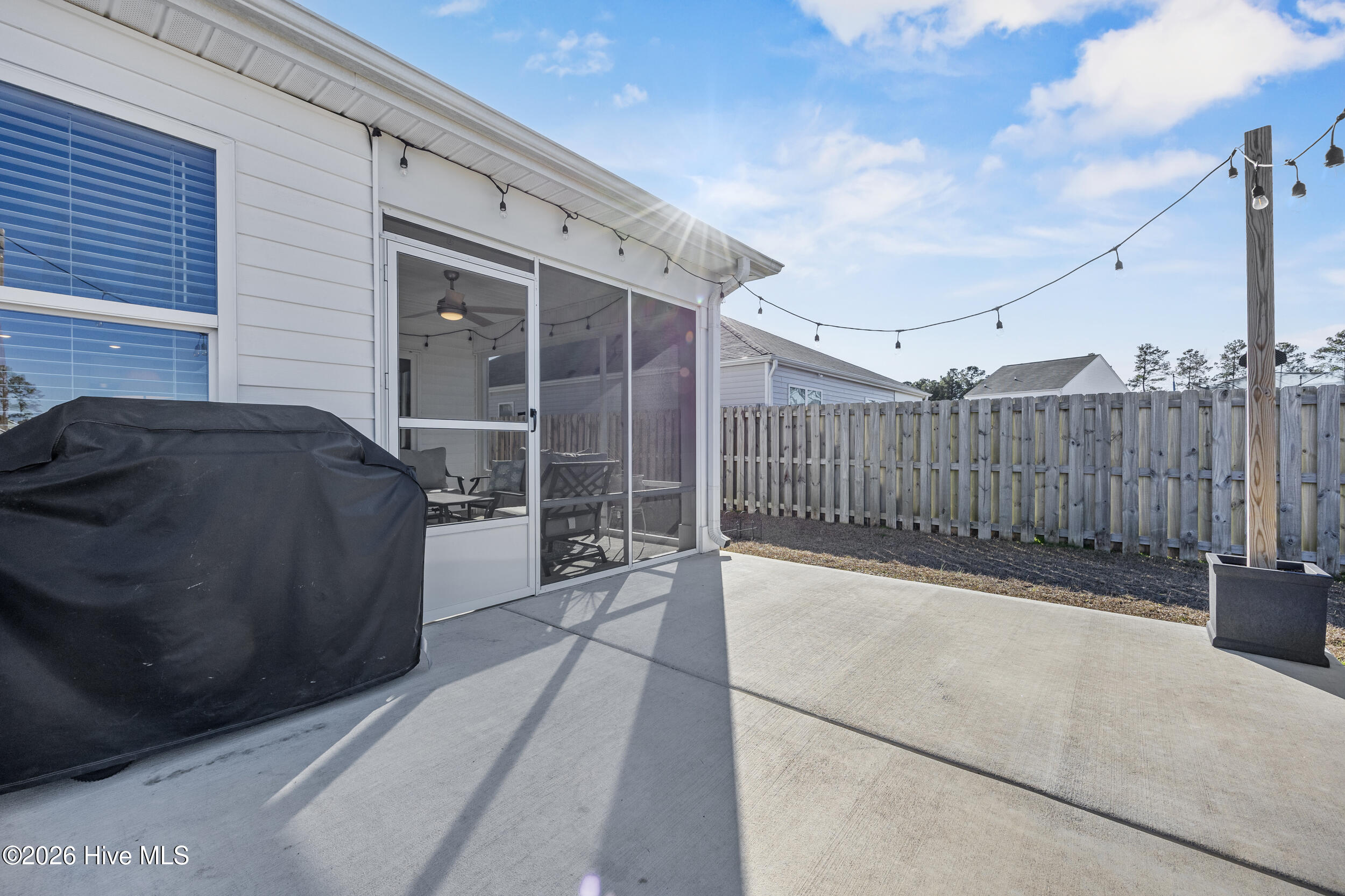 100550214 | Photo 34