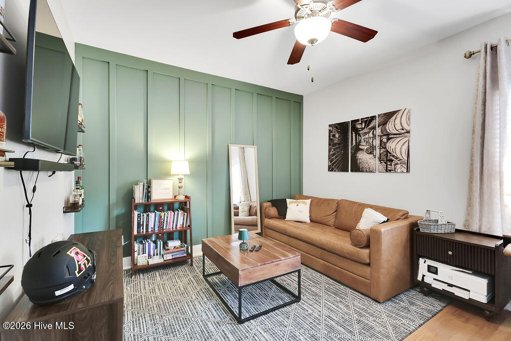 100549574 | Photo 15