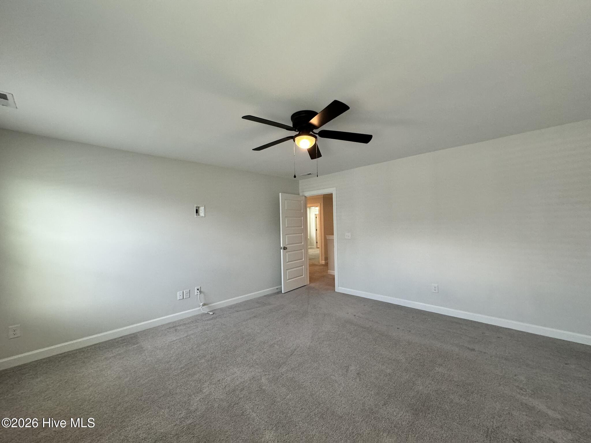 100558749 | Photo 33