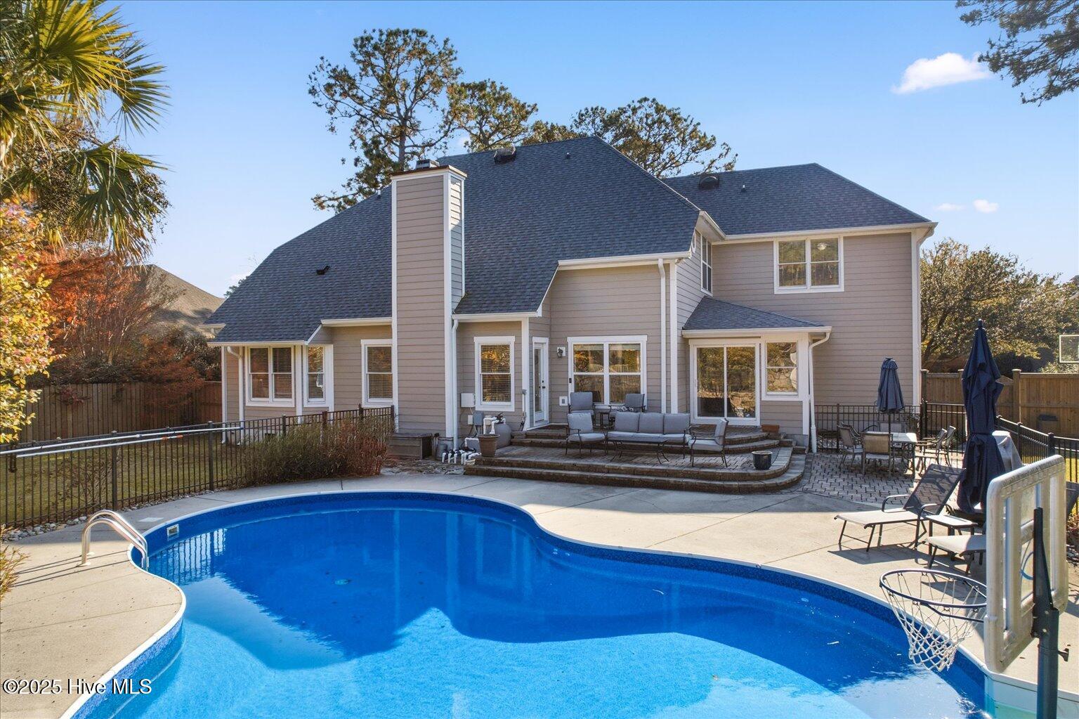 100542607 | Photo 45