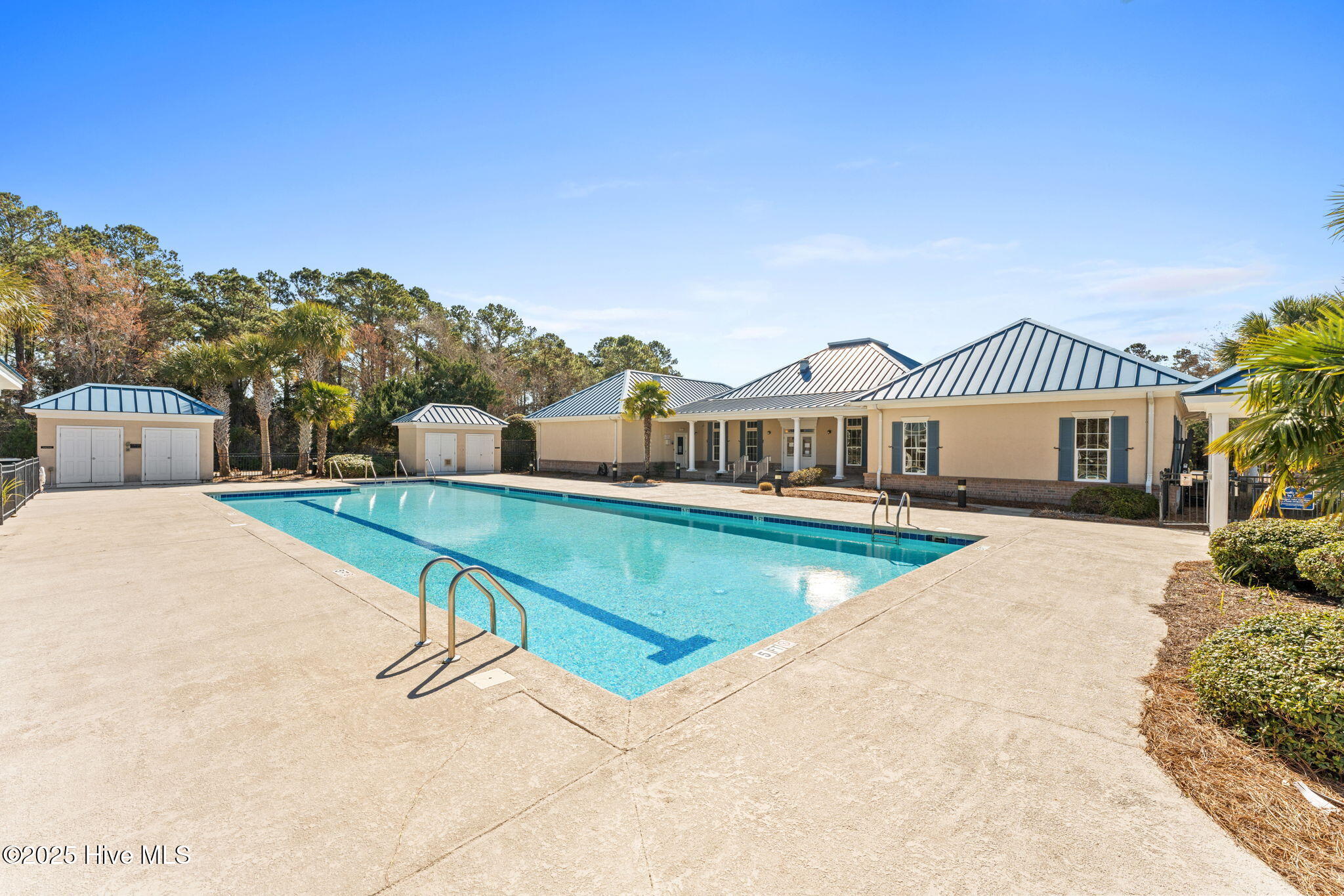 100492532 | Photo 43