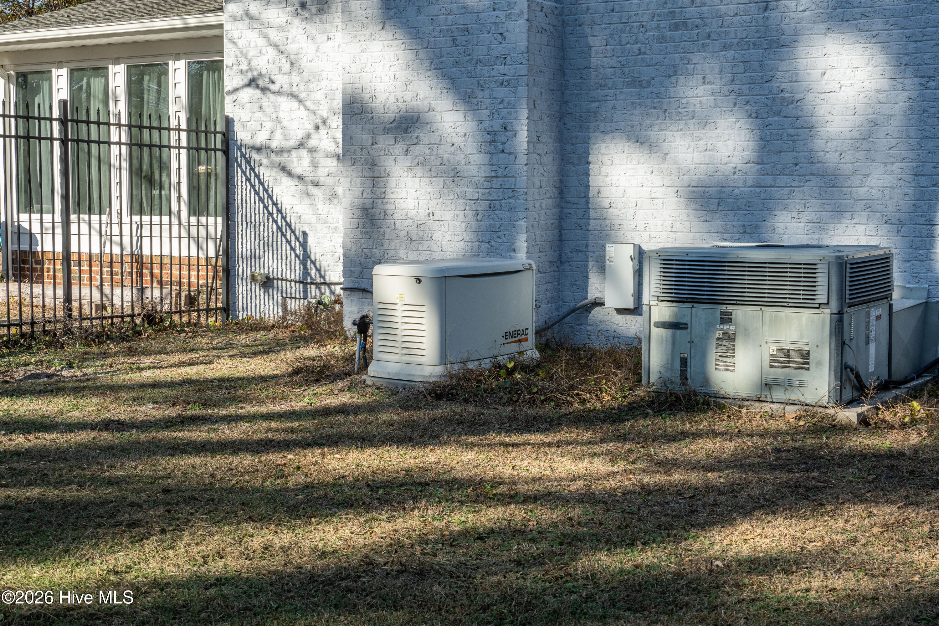 100548733 | Photo 46