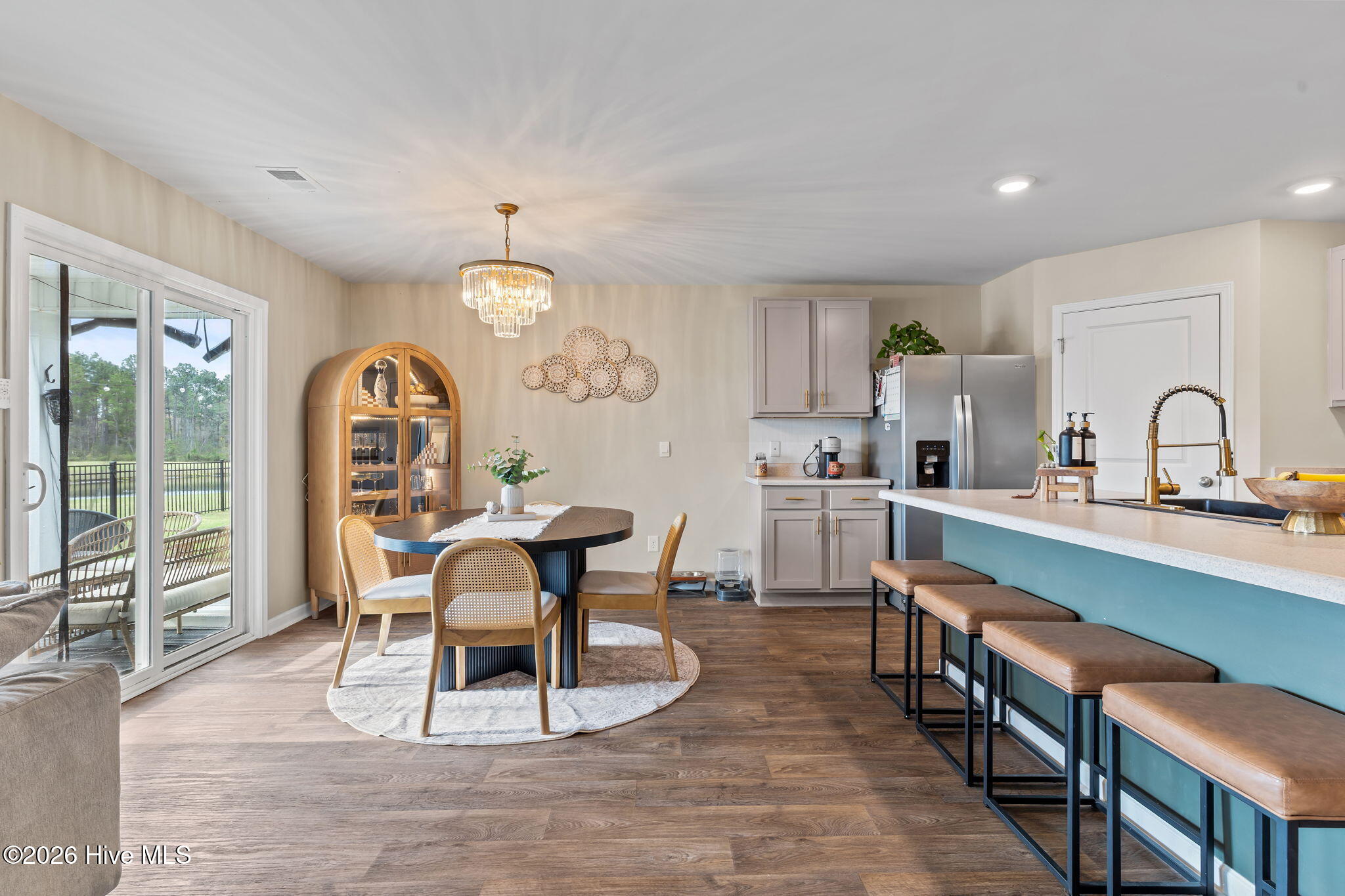 100558929 | Photo 20