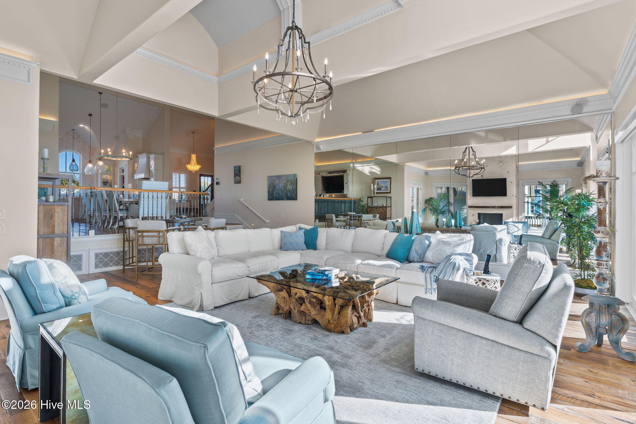 100552689 | Photo 12