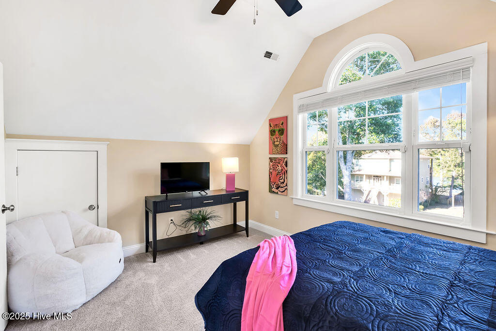 100539026 | Photo 56