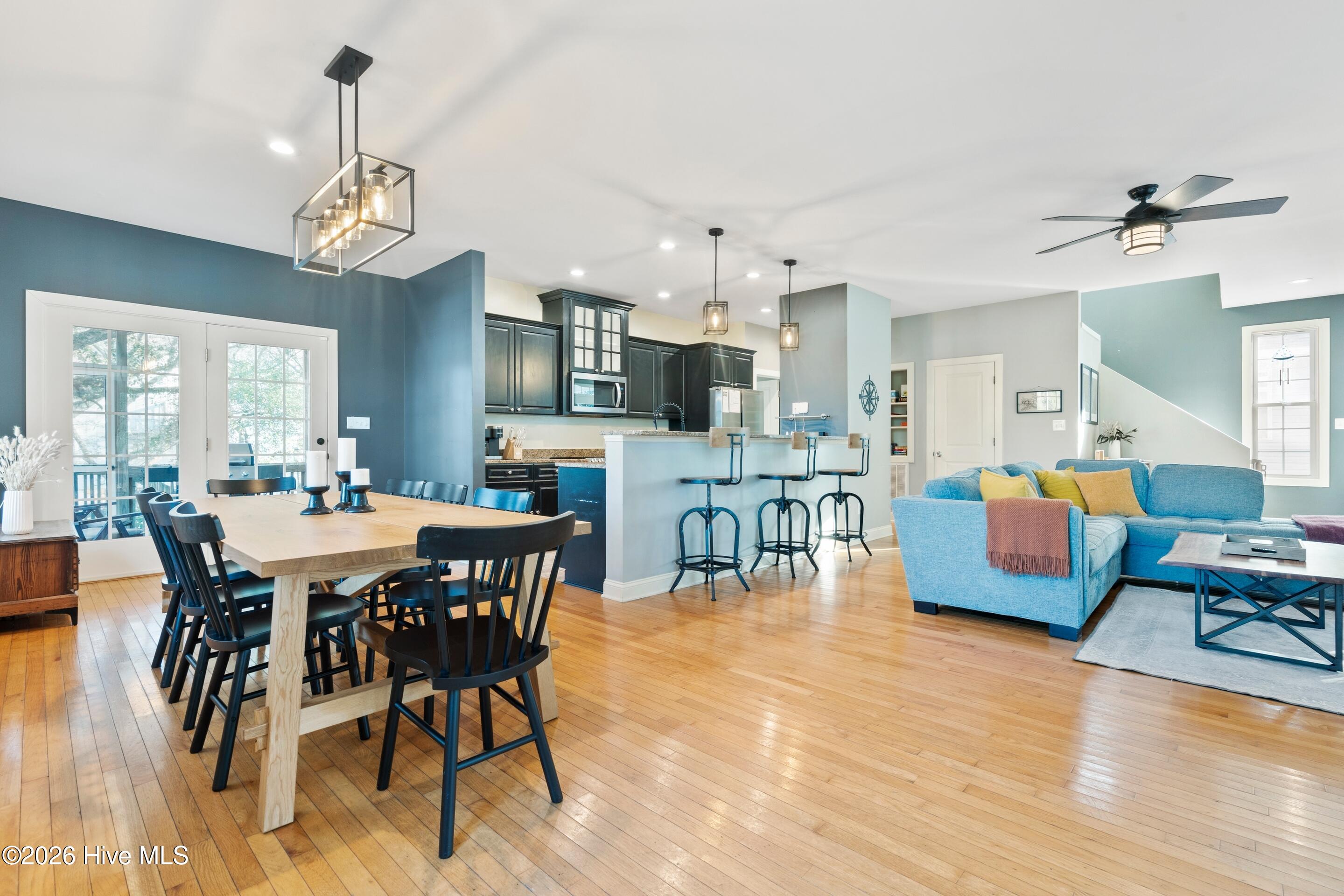 100549187 | Photo 26