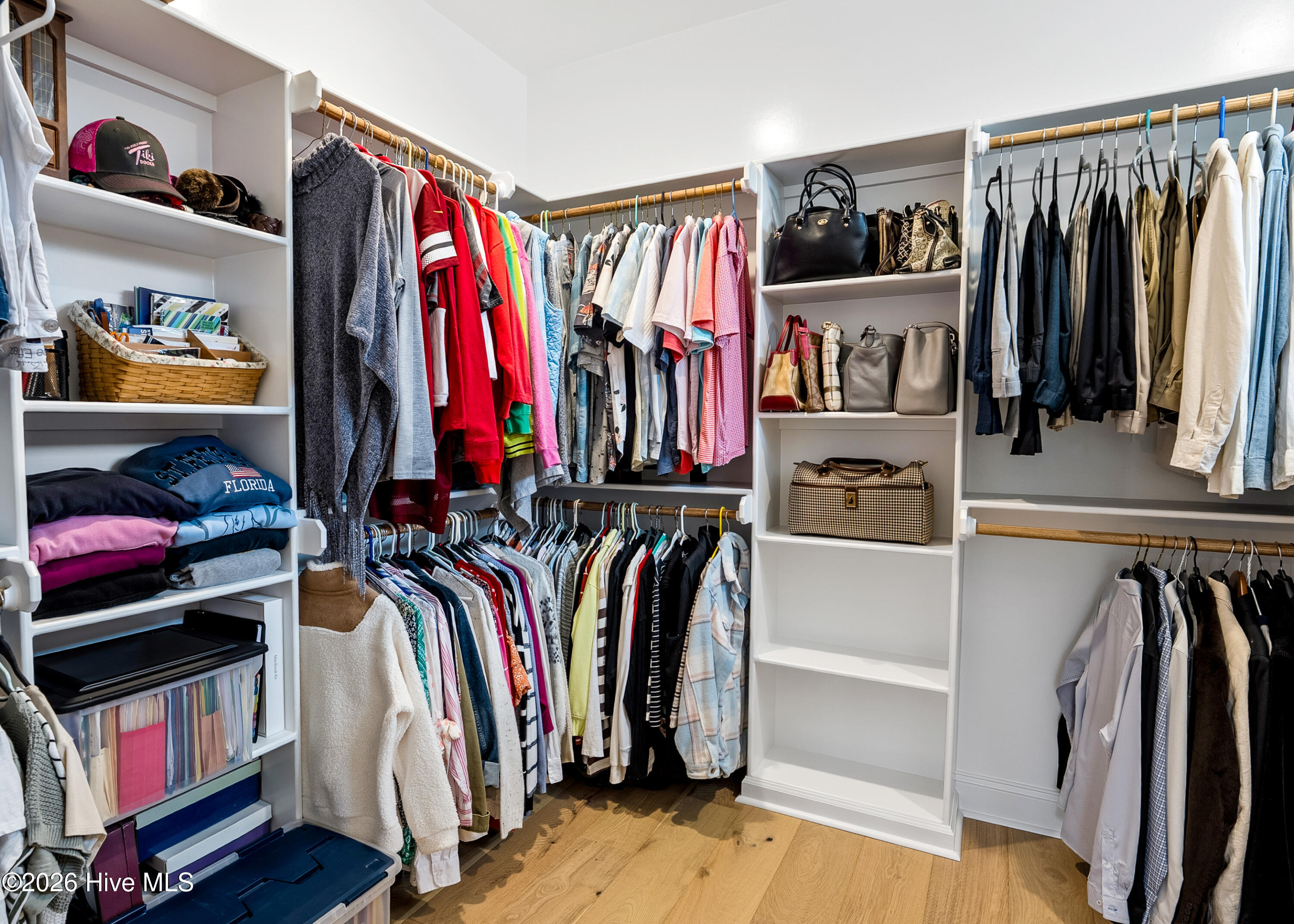 100549479 | Photo 40