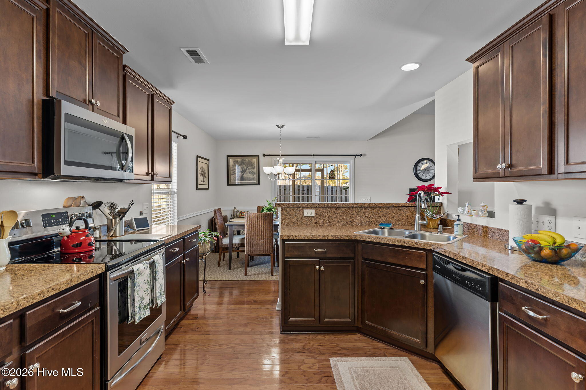 100552951 | Photo 17