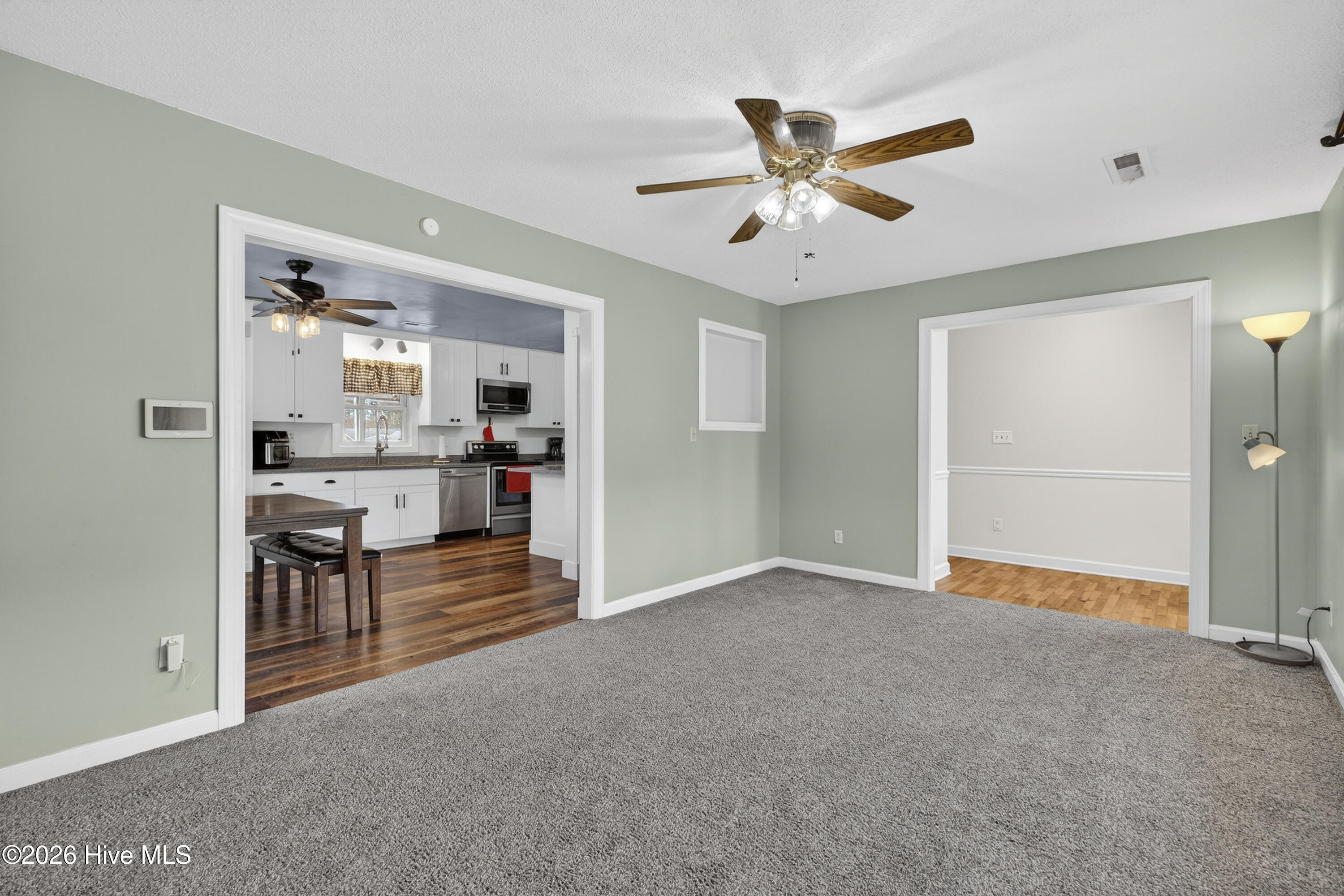 100558710 | Photo 13