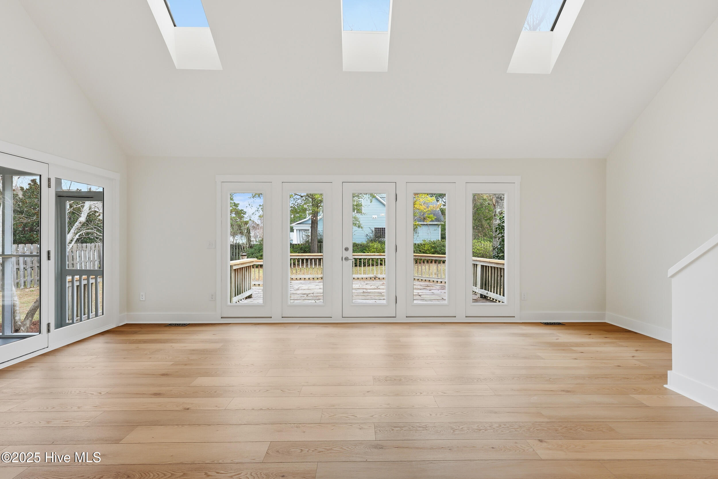 100544794 | Photo 15