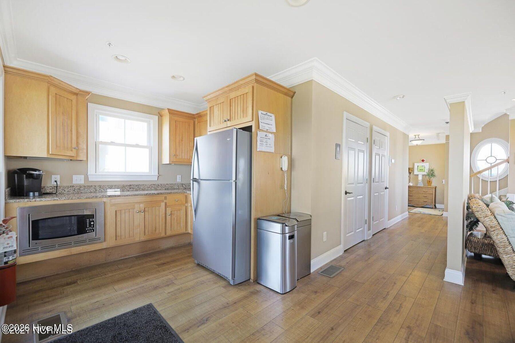 100555676 | Photo 70