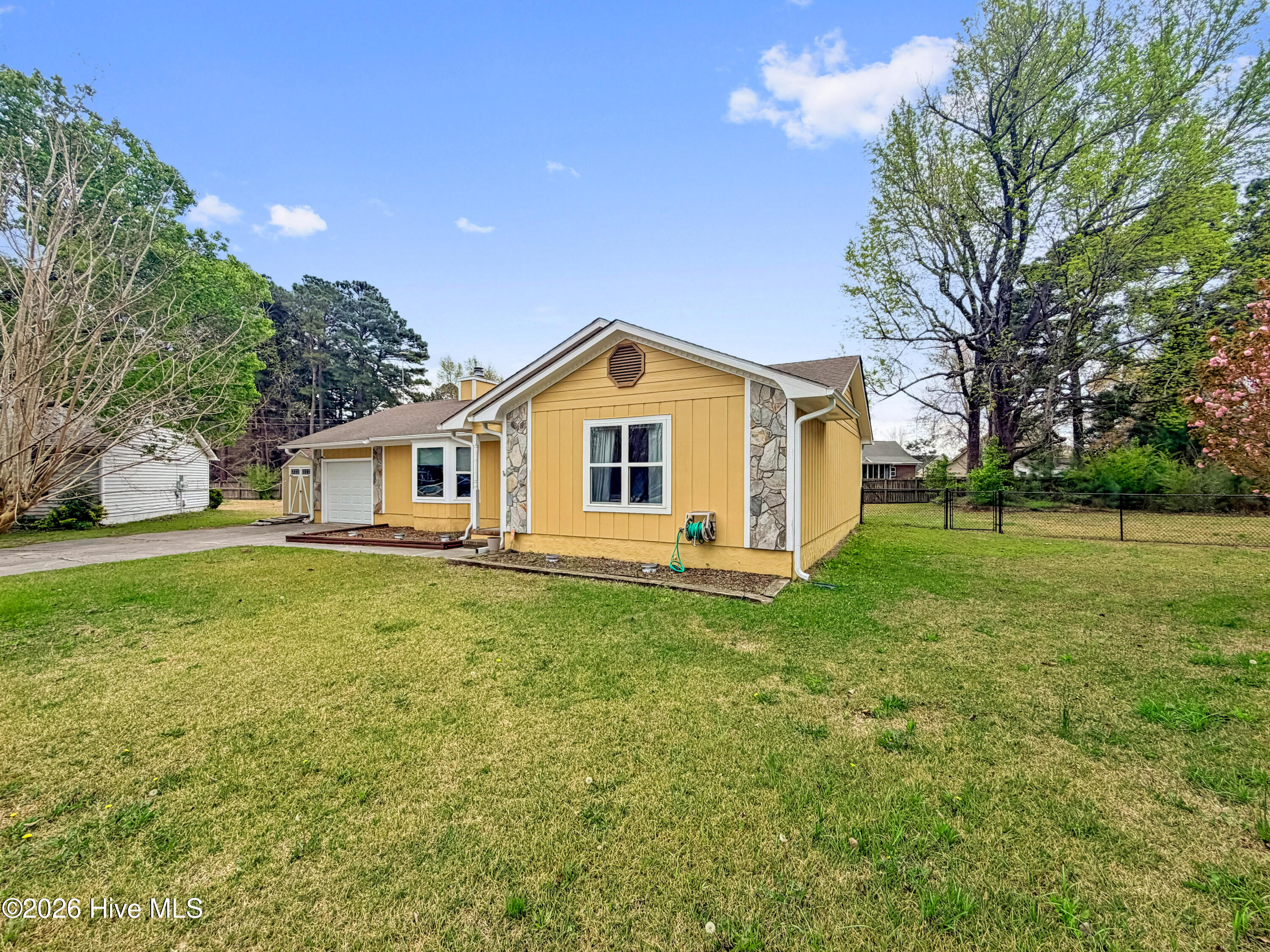 100564725 | Photo 42