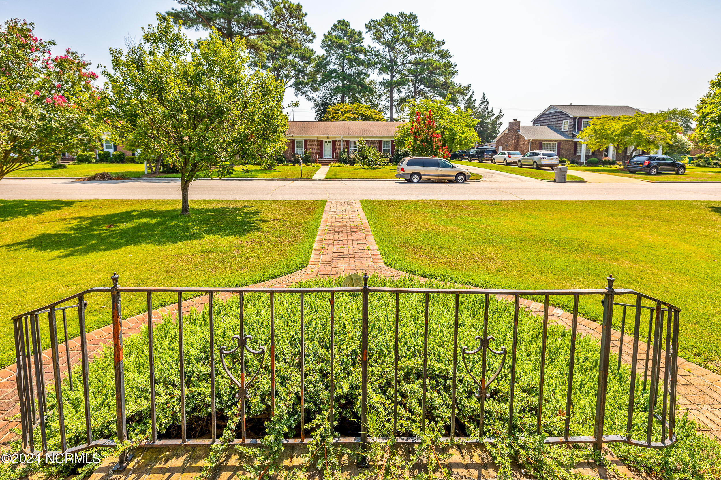 100466276 | Photo 11