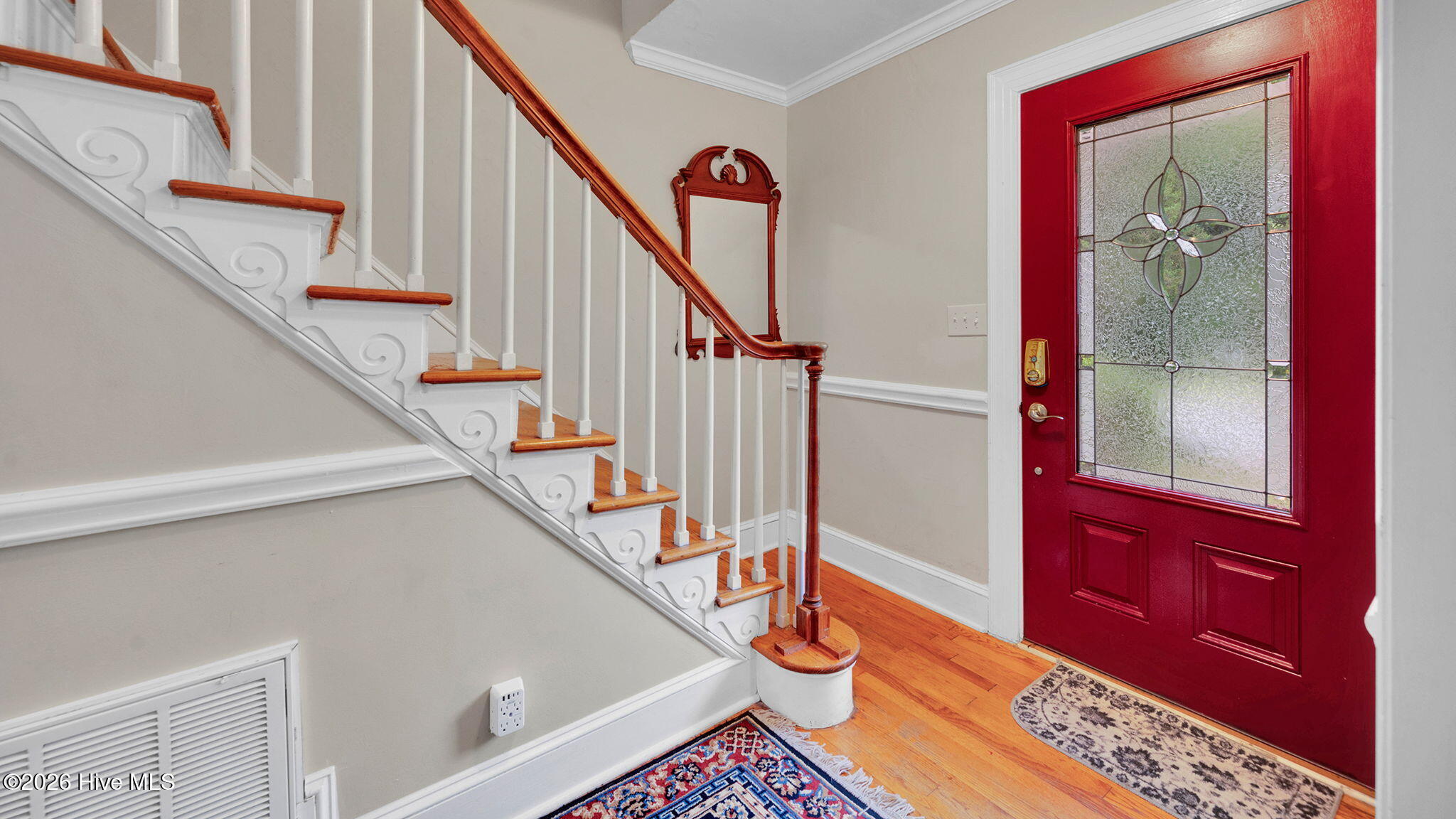 11-web-or-mls-1902 Sherwood Drive-10