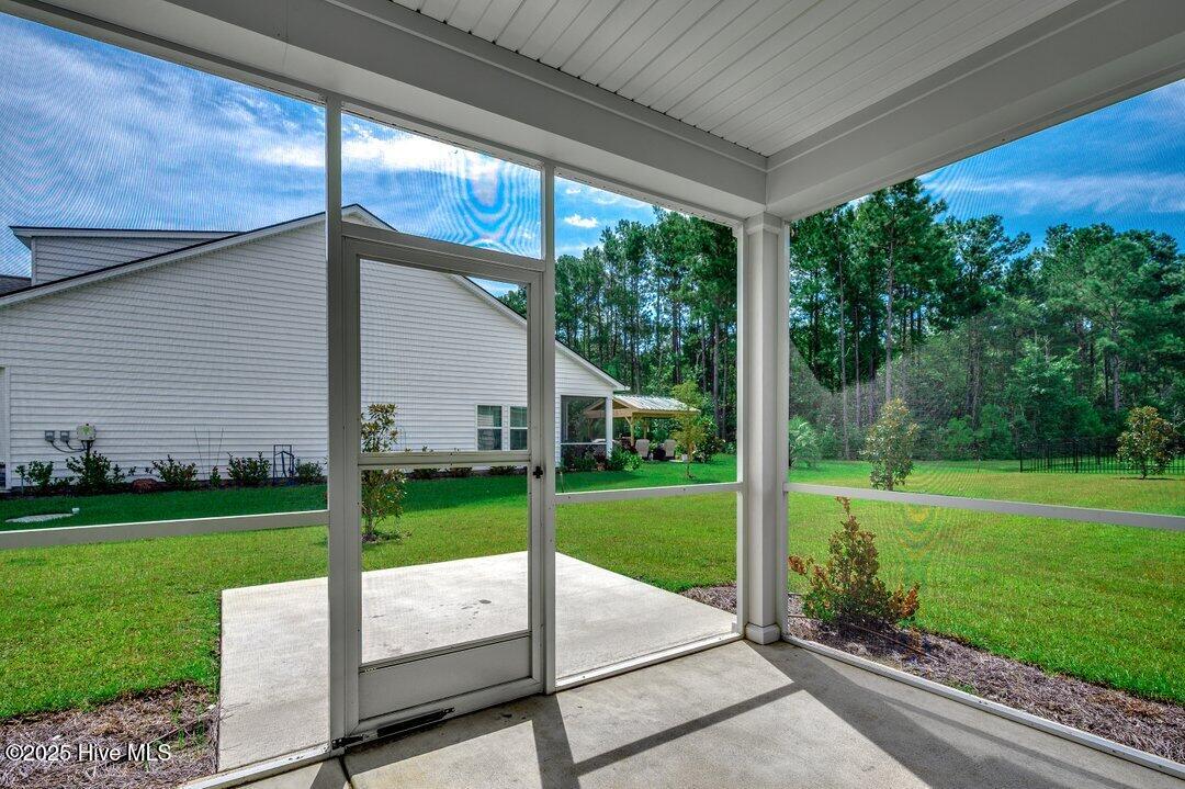 100527504 | Photo 22