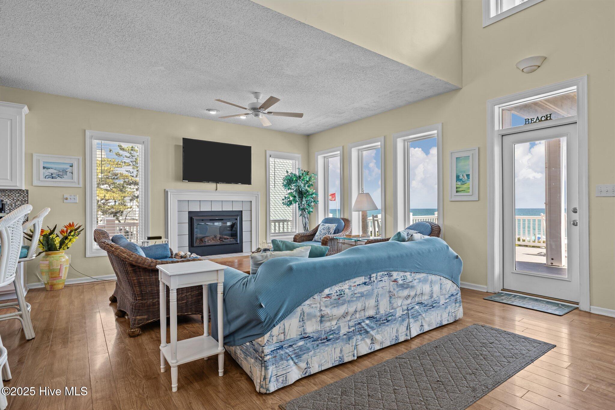 100515431 | Photo 32