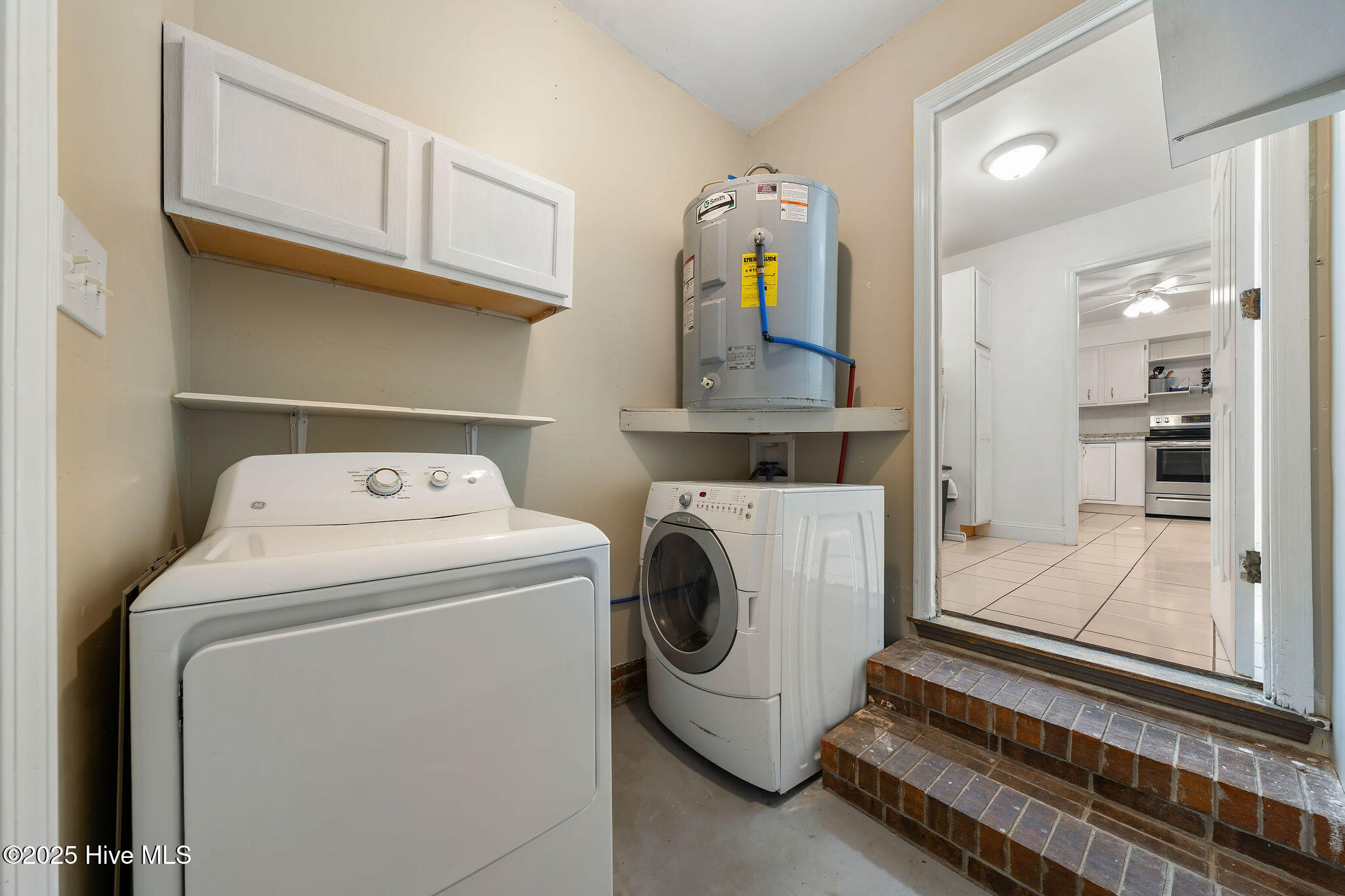 100544071 | Photo 16