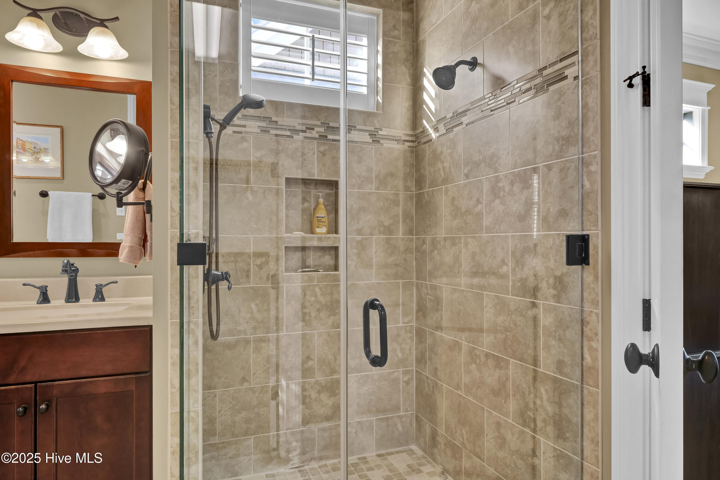 100504953 | Photo 27