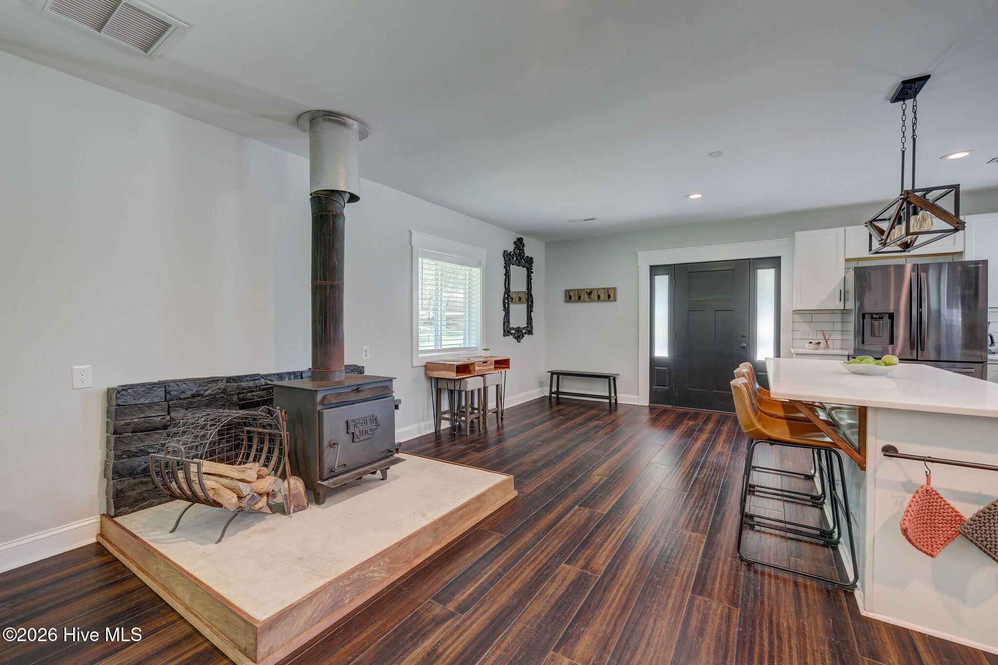 100558109 | Photo 18