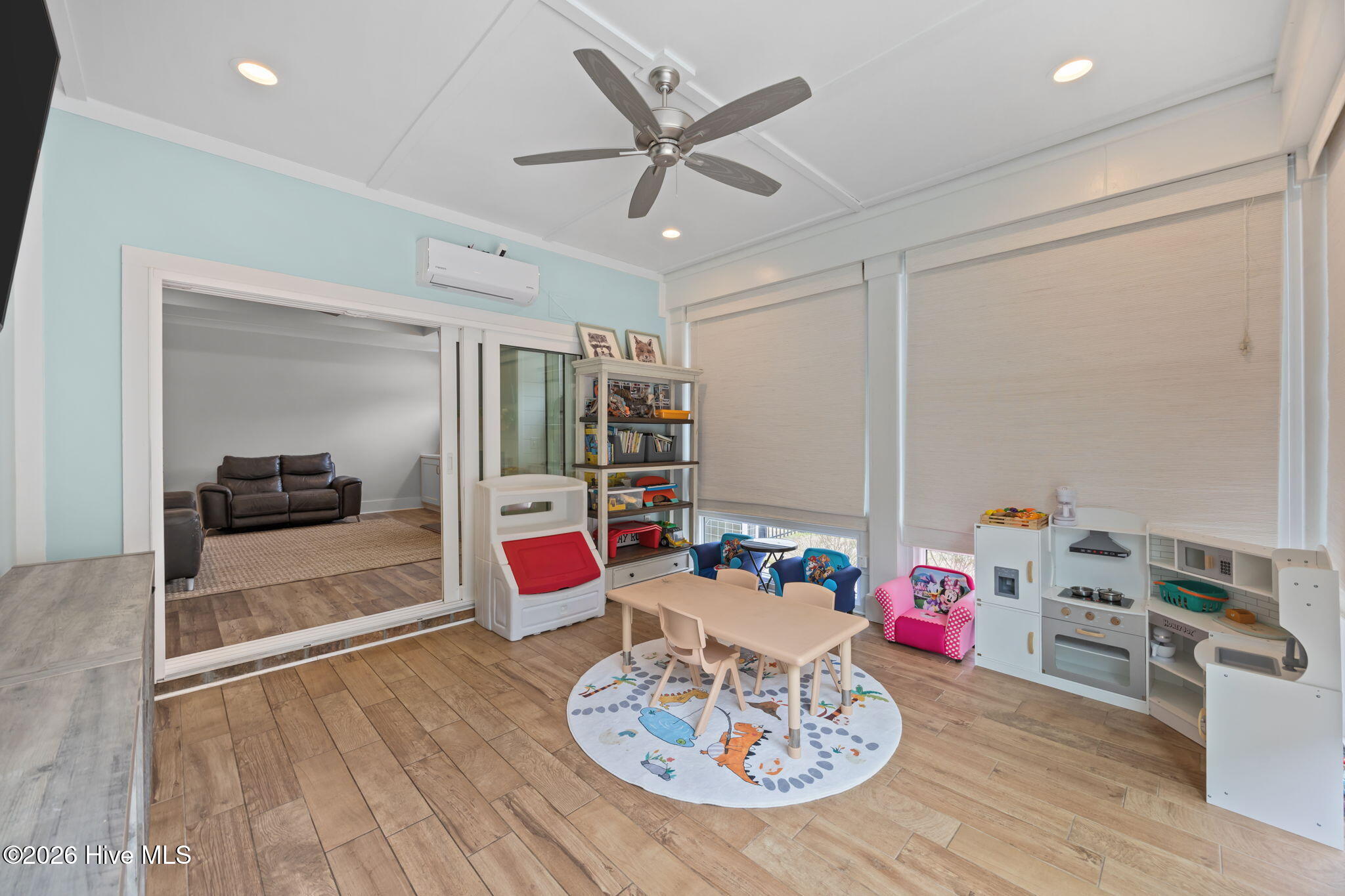 100556932 | Photo 21