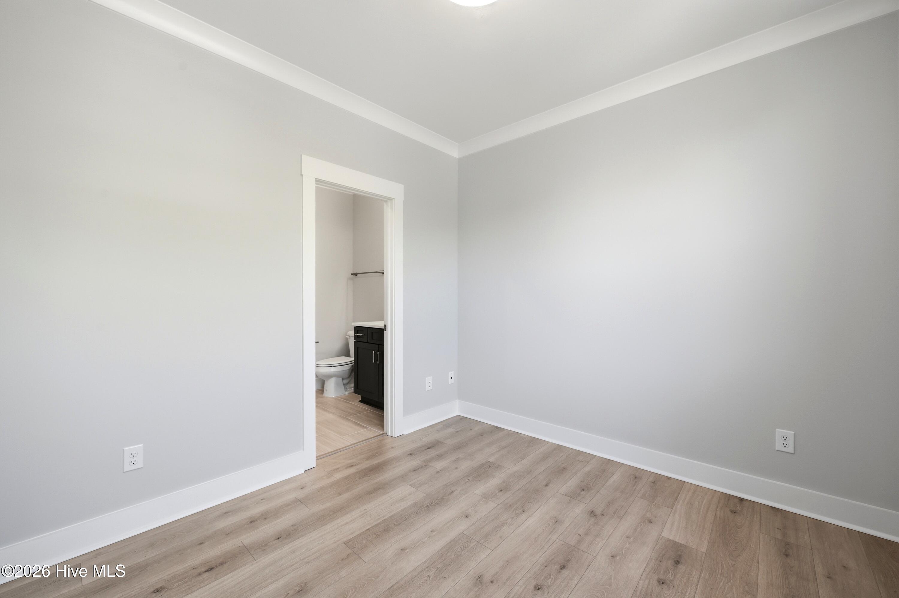 100566798 | Photo 33