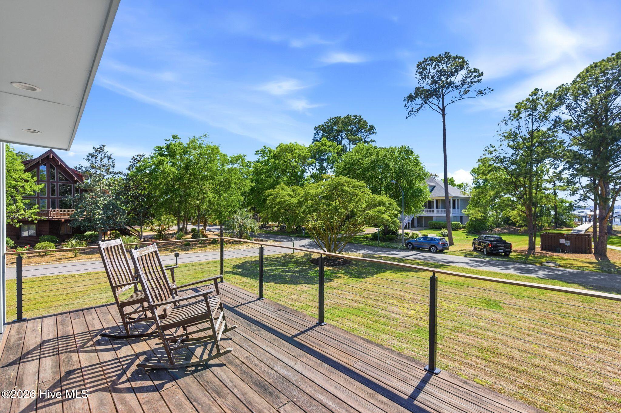 100568012 | Photo 49