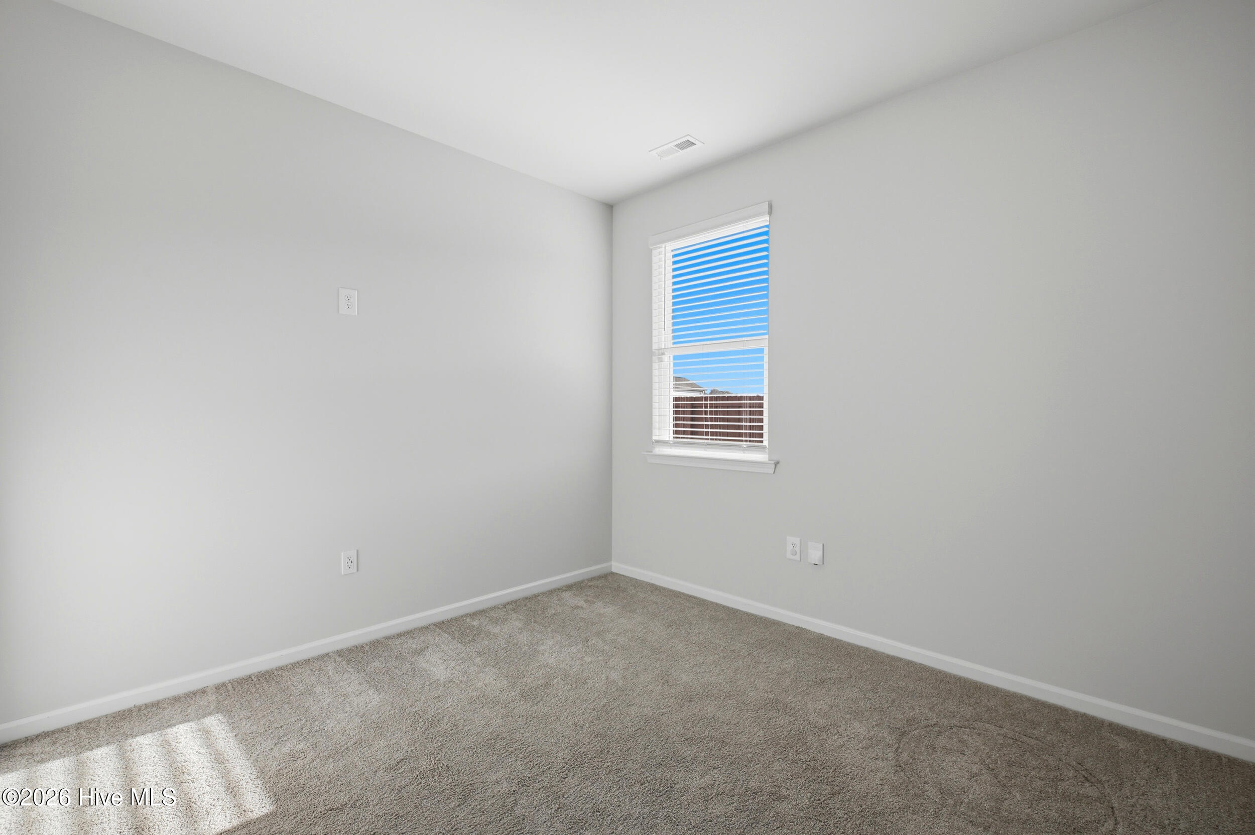 100563269 | Photo 24