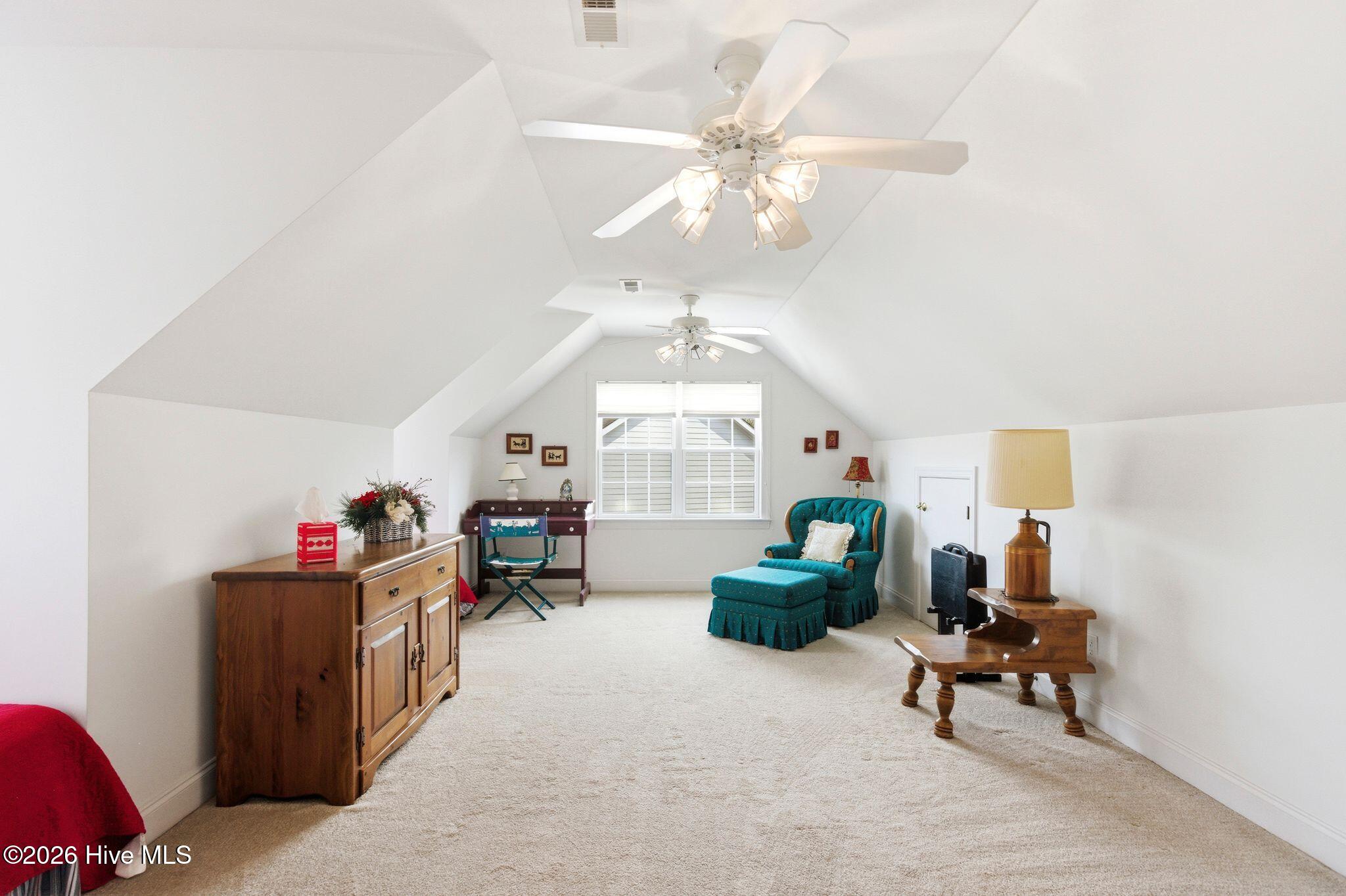 100564291 | Photo 55