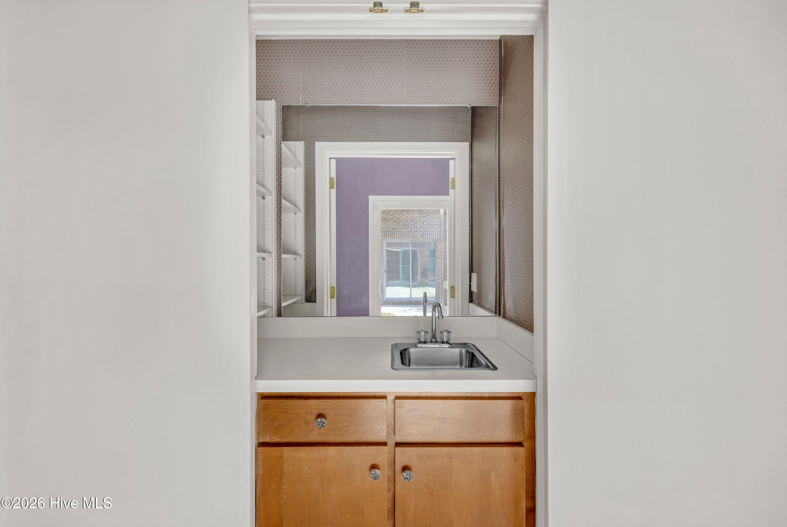 100566682 | Photo 15