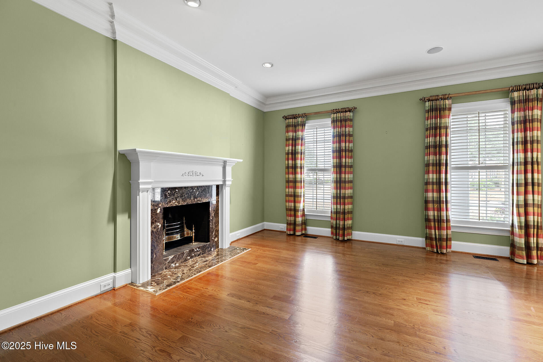 100545737 | Photo 10