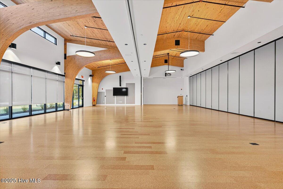 100539868 | Photo 66