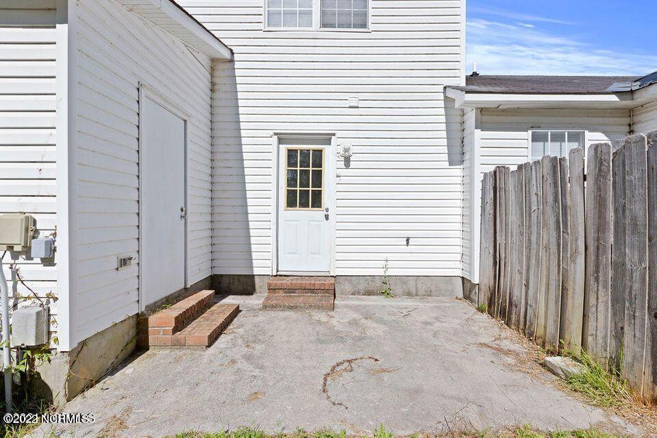 100568395 | Photo 18