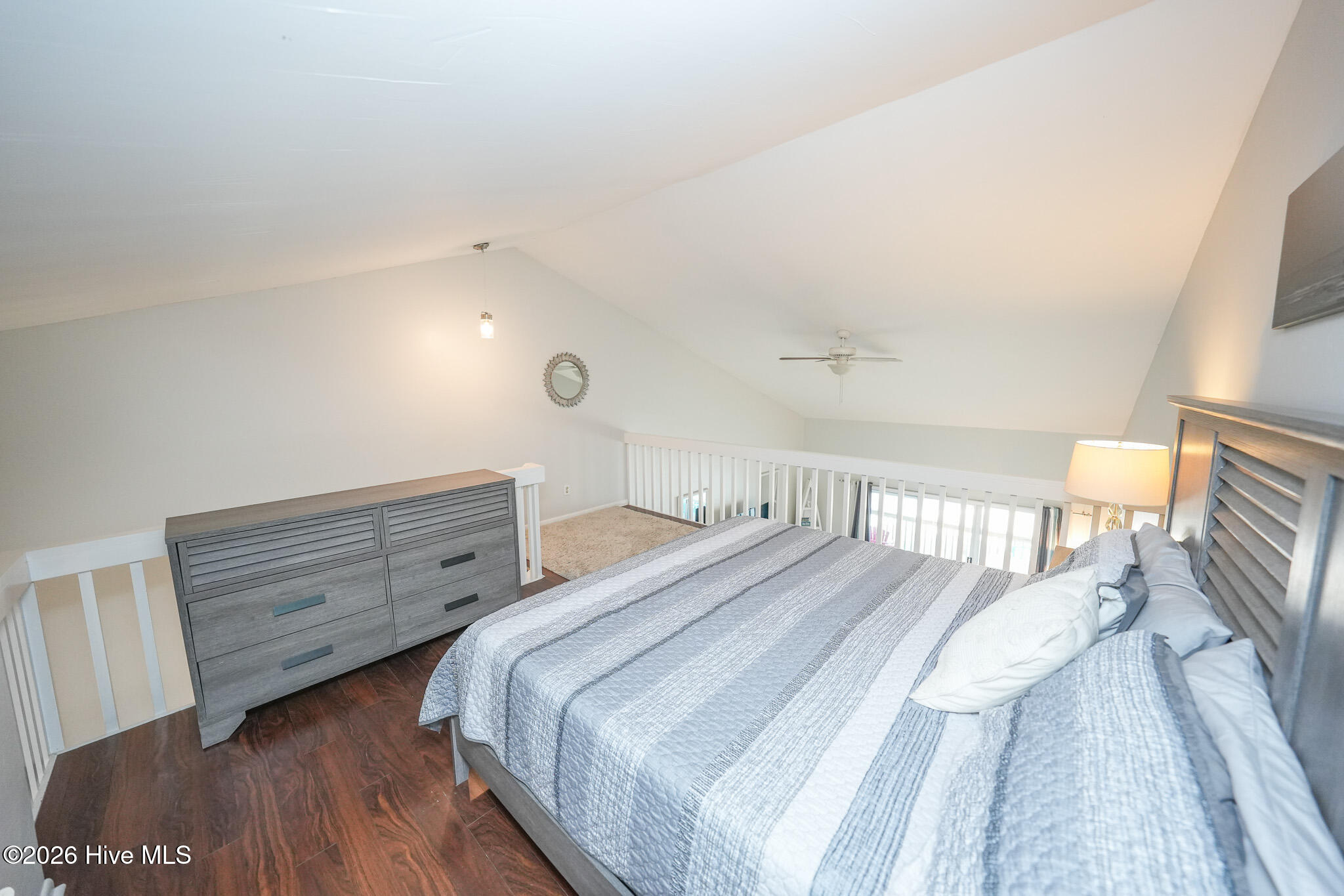 100519884 | Photo 37