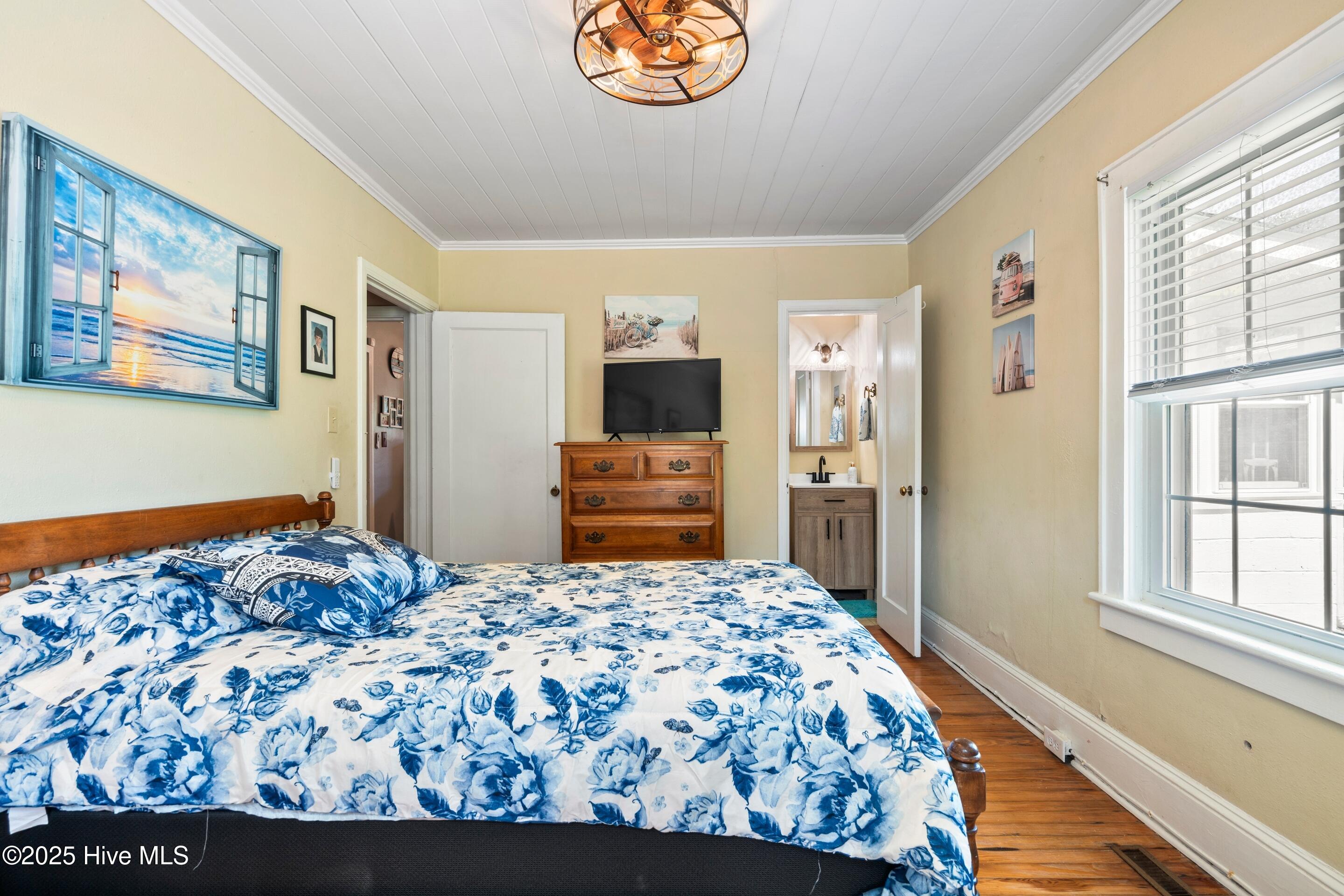 100510078 | Photo 32