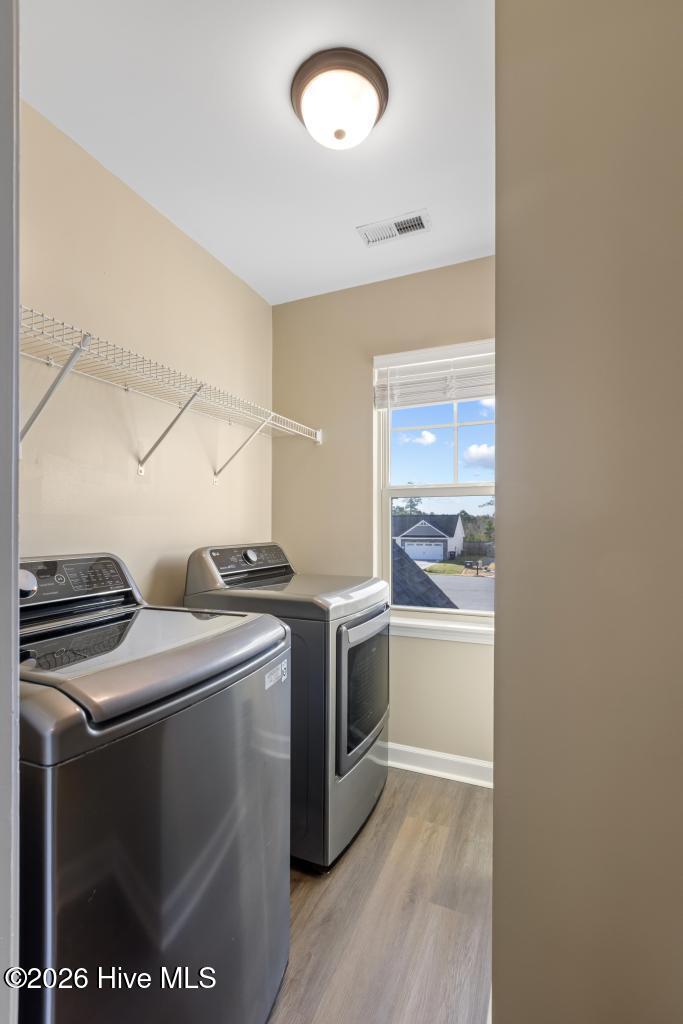 100561745 | Photo 26