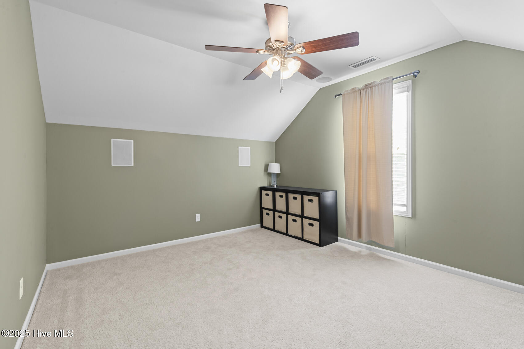 100501519 | Photo 46