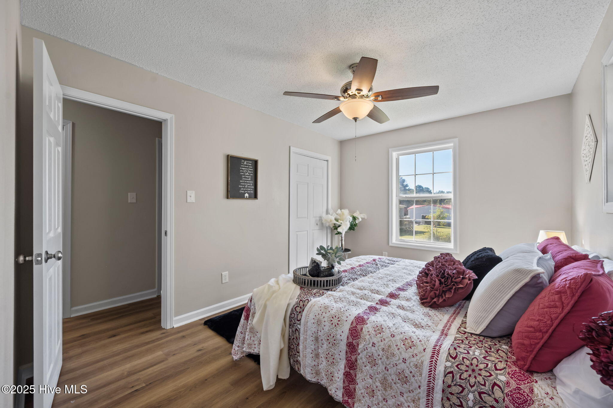 100539166 | Photo 37