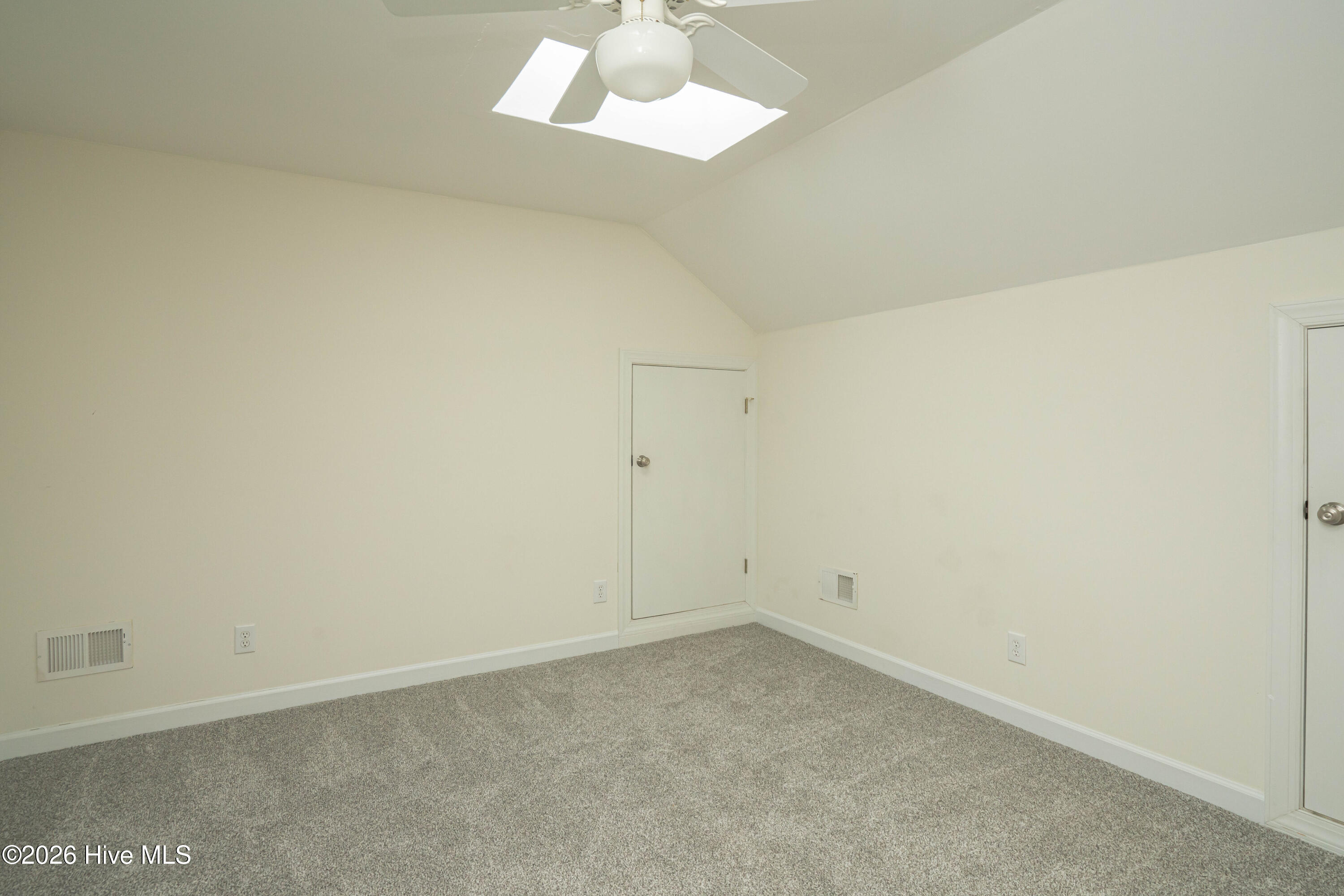 100553430 | Photo 59