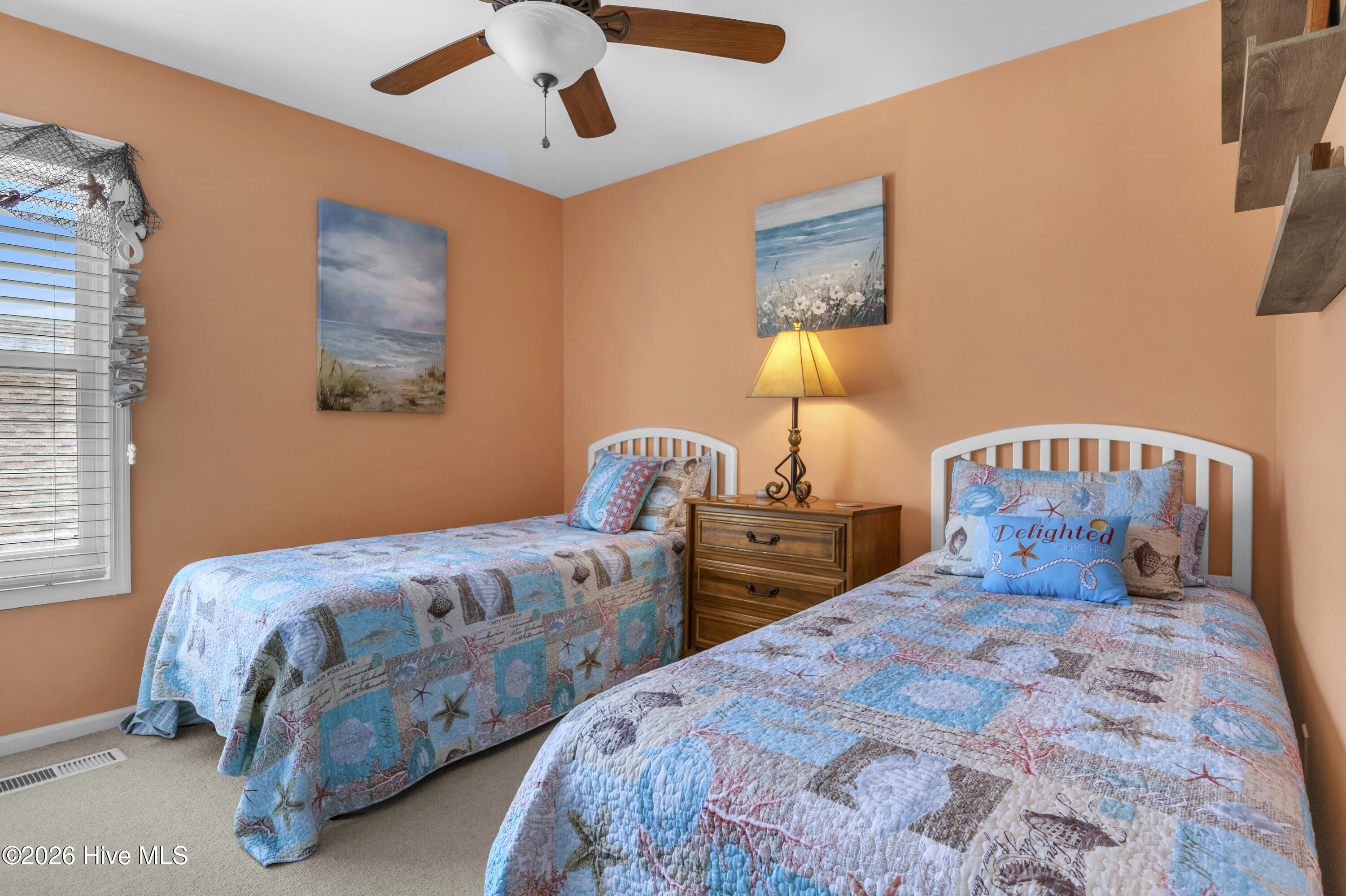 100569853 | Photo 22