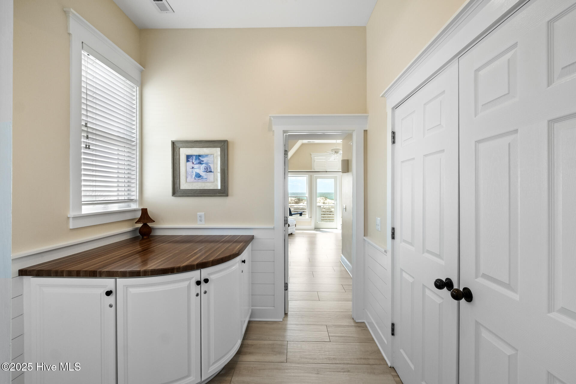 100523176 | Photo 23