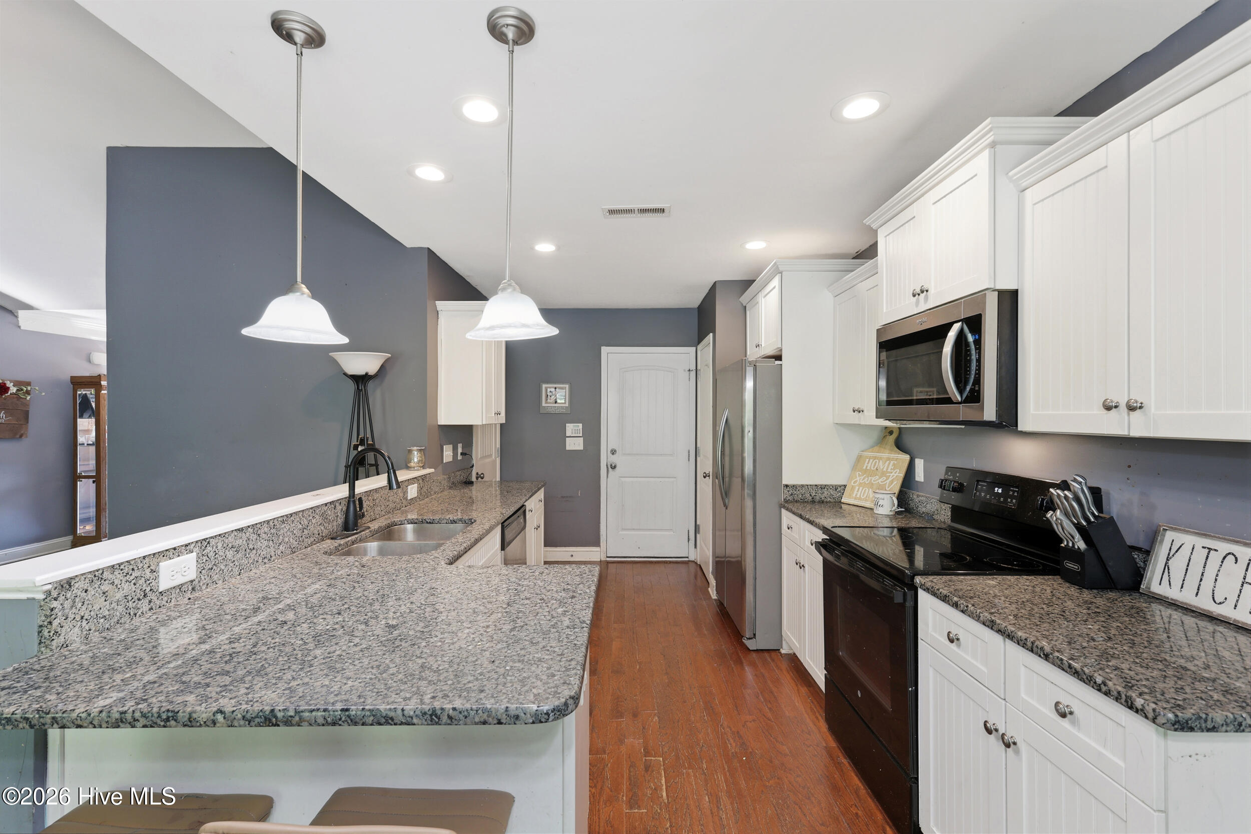 100572373 | Photo 17